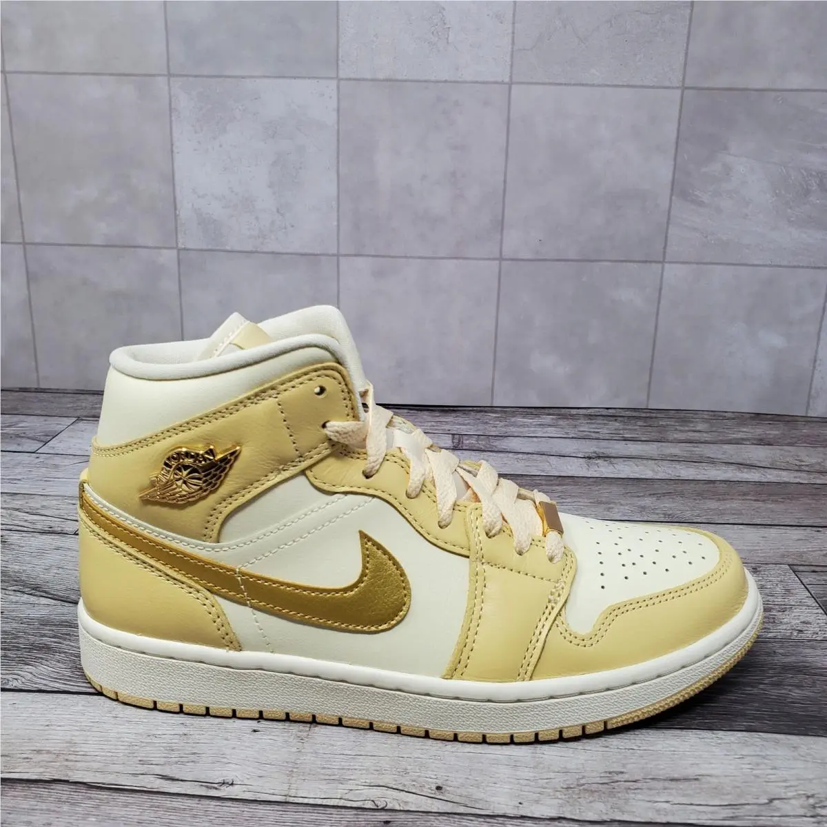 Nike shoes - Air Jordan 1 Mid SE - FB9892-200 - Gold 2