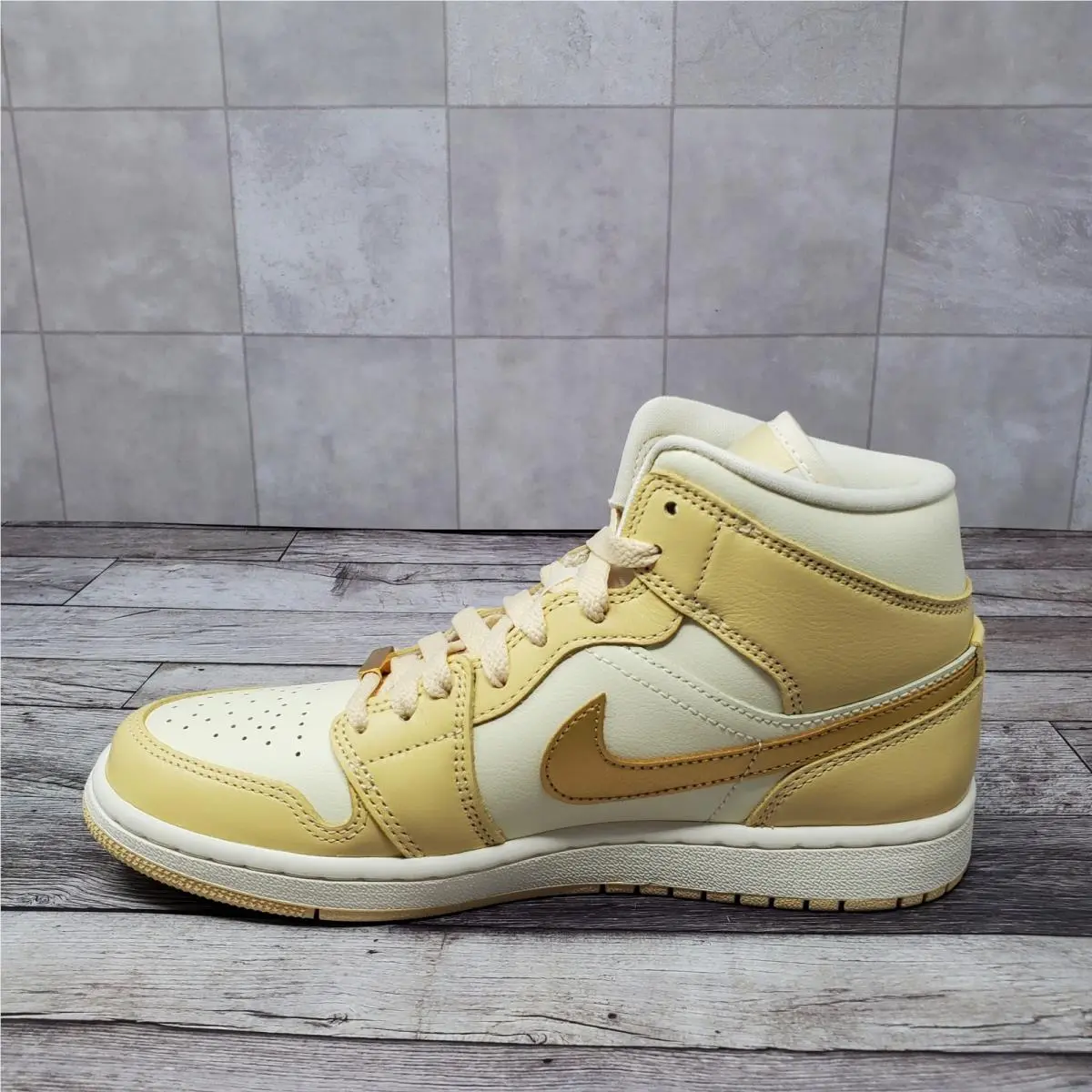 Nike shoes - Air Jordan 1 Mid SE - FB9892-200 - Gold 7
