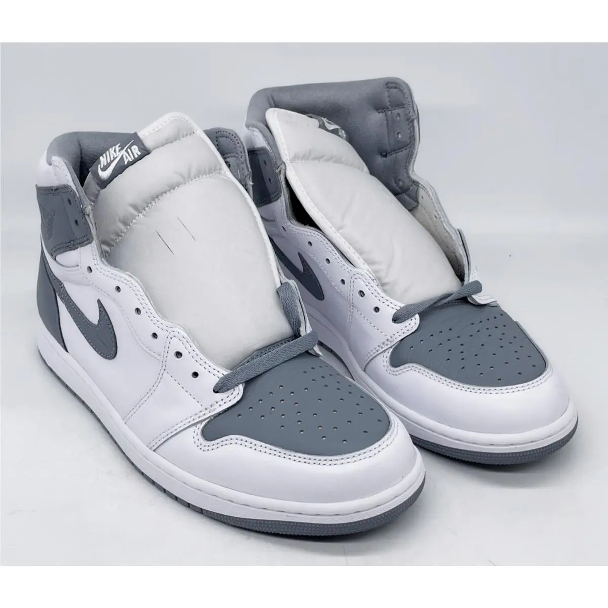 Nike shoes - Jordan 1 Retro High OG - 555088037 - White Gray 0