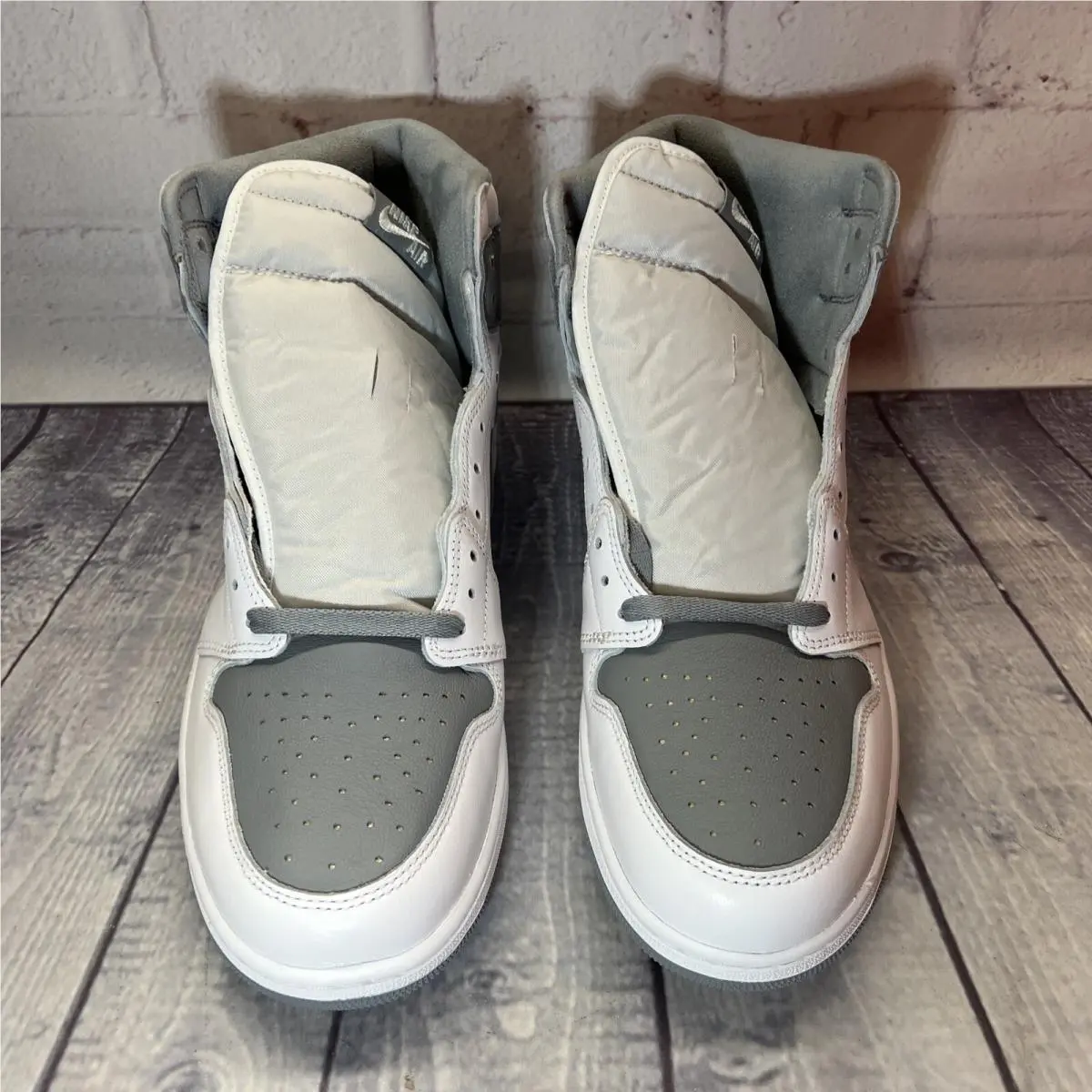 Nike shoes - Nike Air Jordan 1 - Air - 555088-037 - White 2