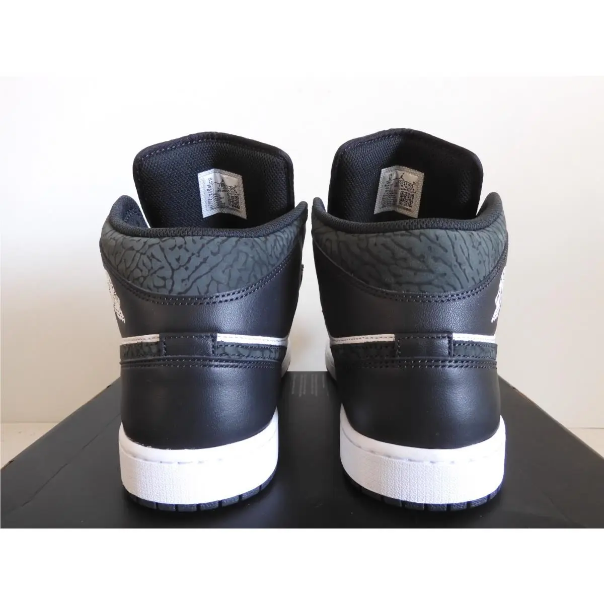 Nike shoes - Air Jordan 1 Mid SE - FB9911-001 - White (UPC: 196969272470) 2