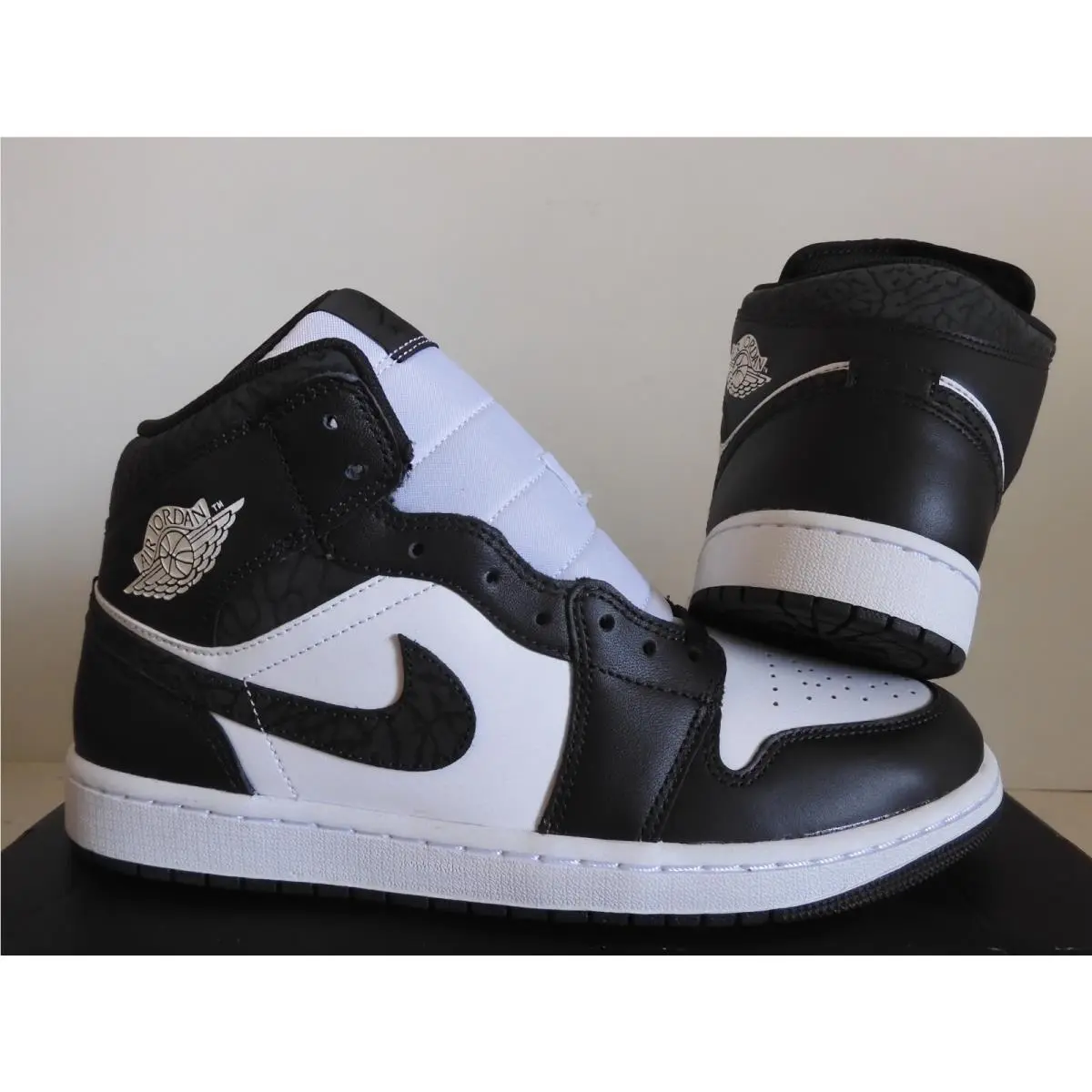 Nike shoes - Air Jordan 1 Mid SE - FB9911-001 - White (UPC: 196969272470) 0