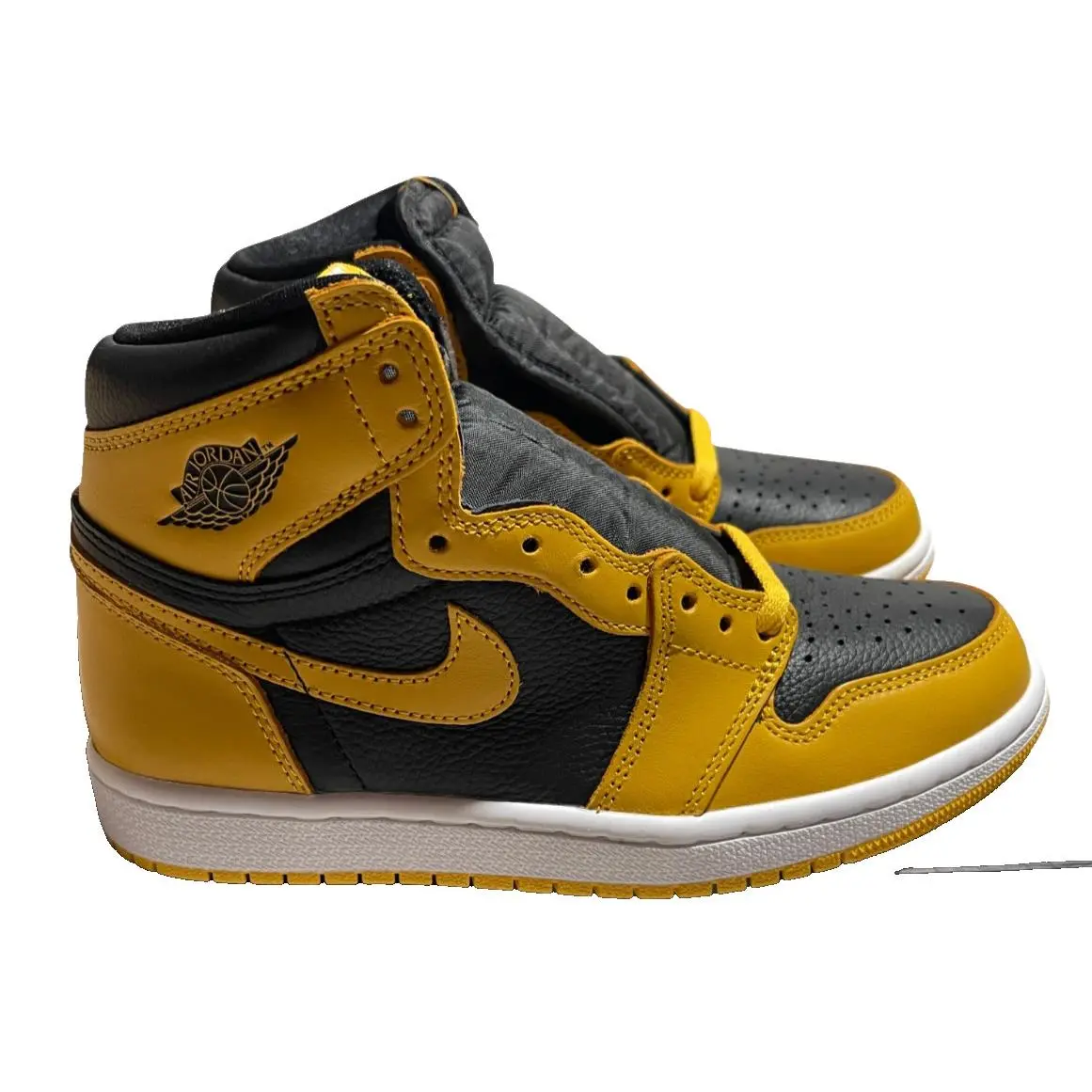 Nike shoes - Air Jordan 1 - Air - 555088-701 - Yellow 1