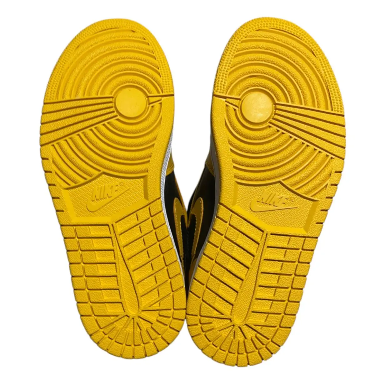 Nike shoes - Air Jordan 1 - Air - 555088-701 - Yellow 4