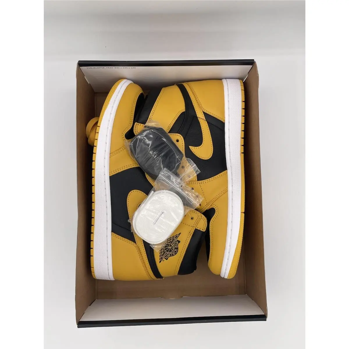 Nike shoes - Air Jordan 1 - Air - 555088-701 - Yellow,blck &white 3
