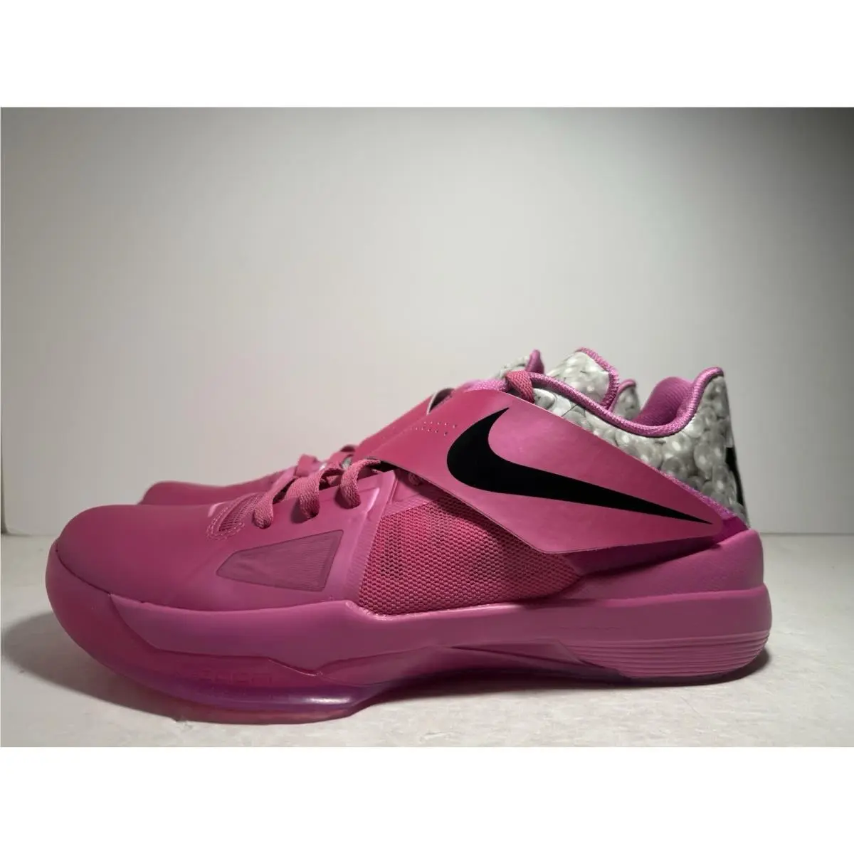 Nike shoes - Nike KD 4 - HF9098-600 - Pink, Manufacturer: Pinkfire 2/Black/Metallic Silver 0