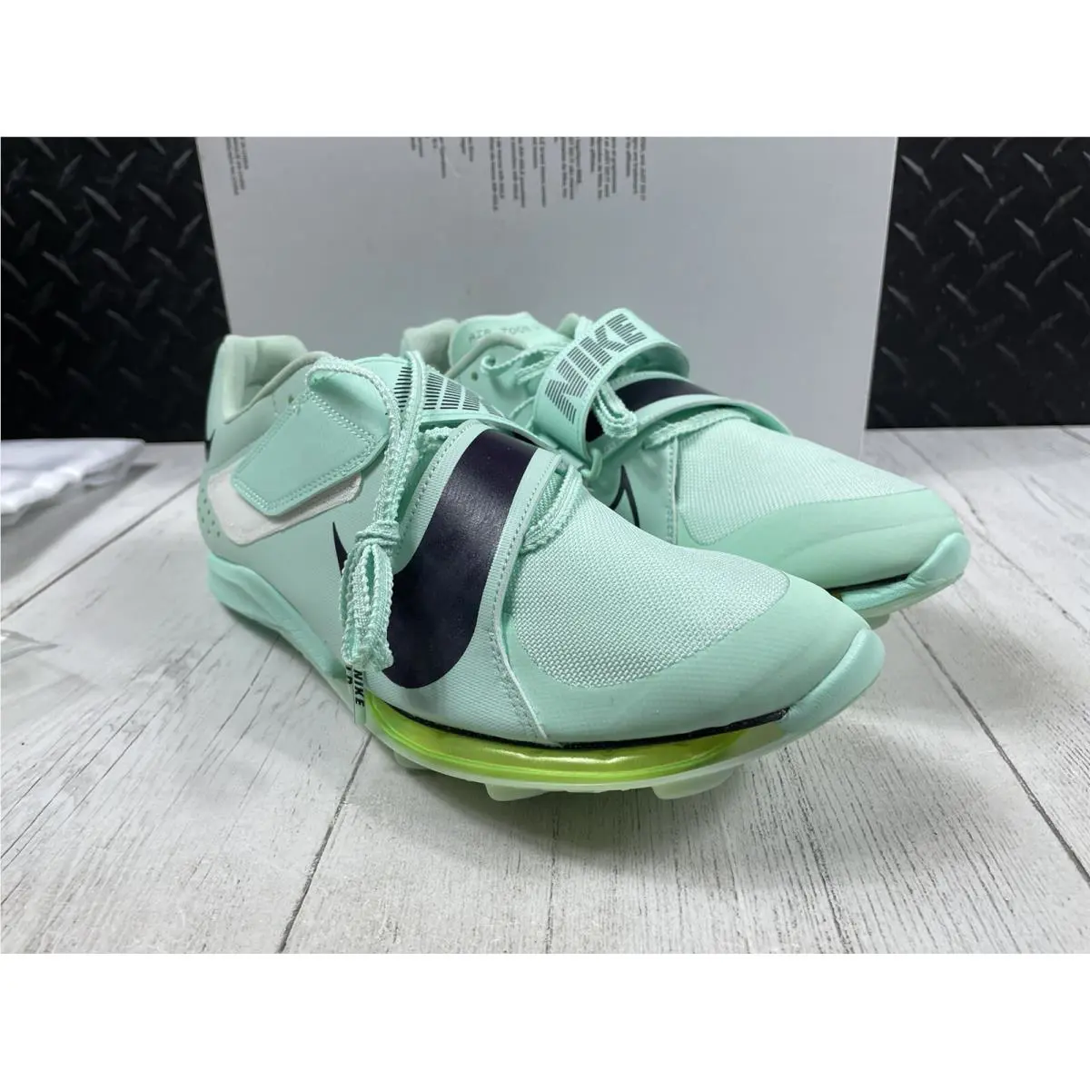 Nike shoes - Nike Zoom LJ - Zoom - DR9924-300 - Green (UPC: 0196152411440) 1