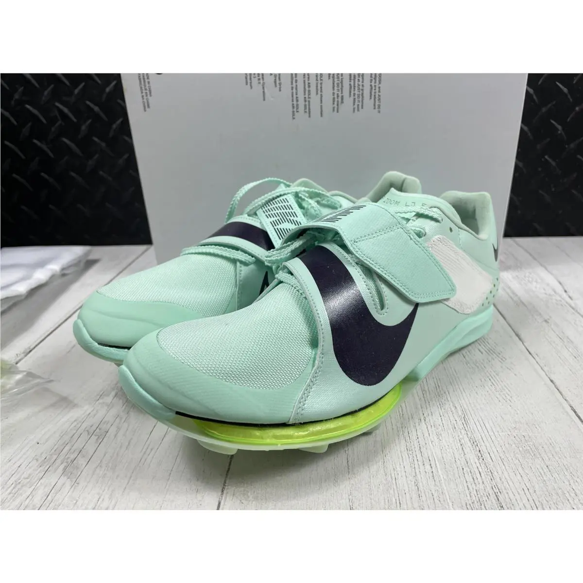 Nike shoes - Nike Zoom LJ - Zoom - DR9924-300 - Green (UPC: 0196152411440) 3