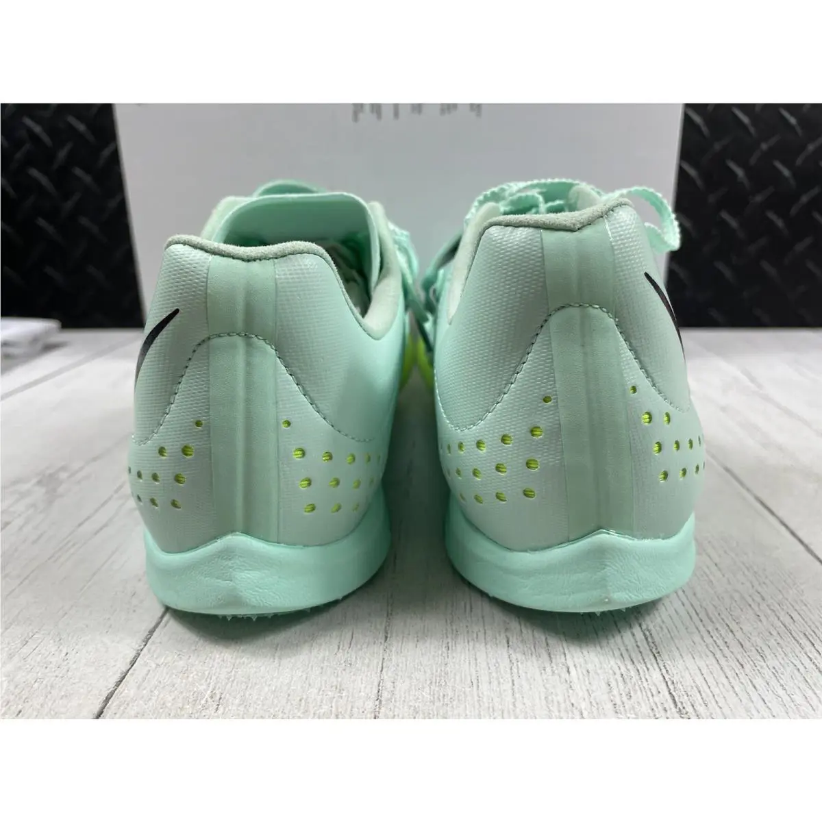 Nike shoes - Nike Zoom LJ - Zoom - DR9924-300 - Green (UPC: 0196152411440) 5