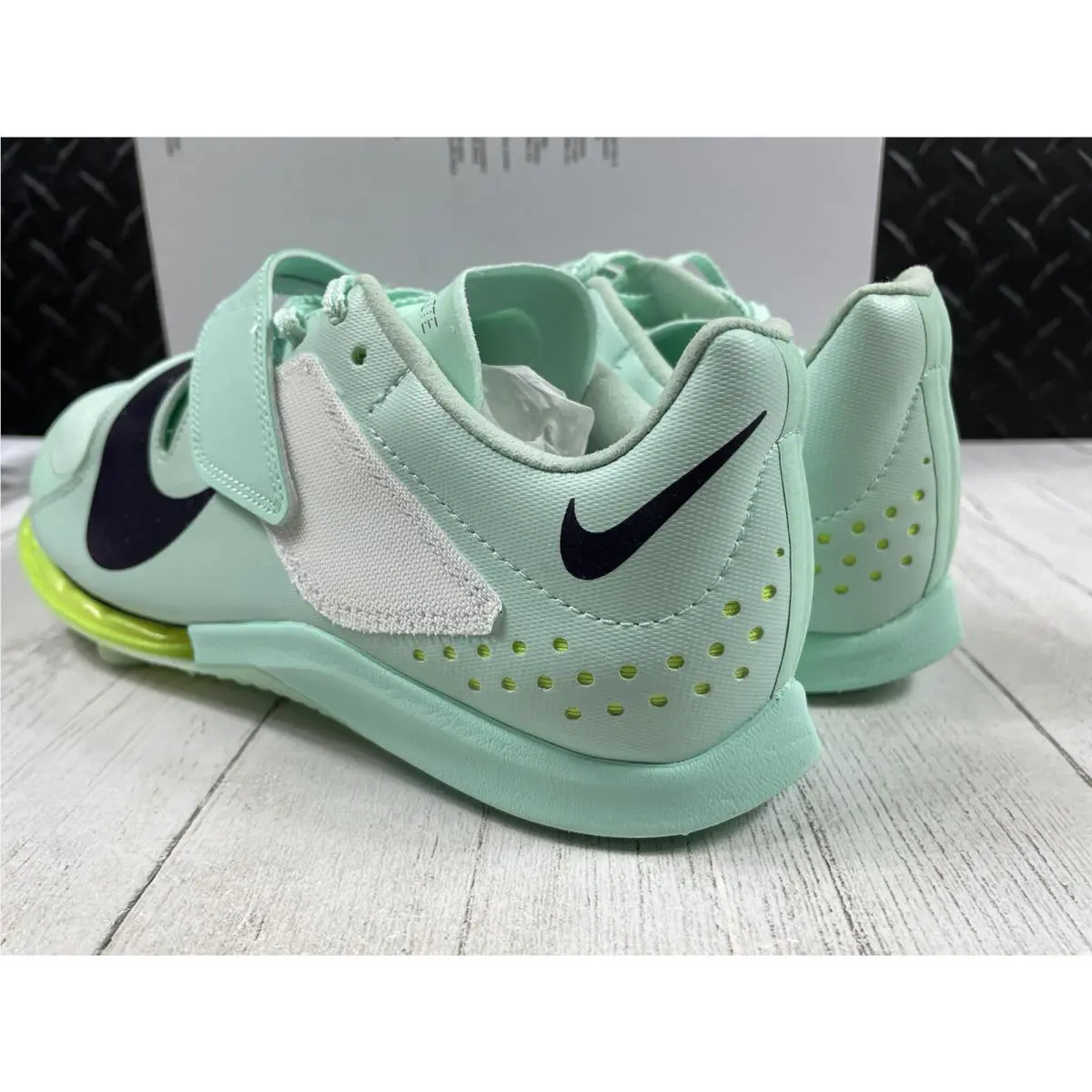 Nike shoes - Nike Zoom LJ - Zoom - DR9924-300 - Green (UPC: 0196152411440) 6