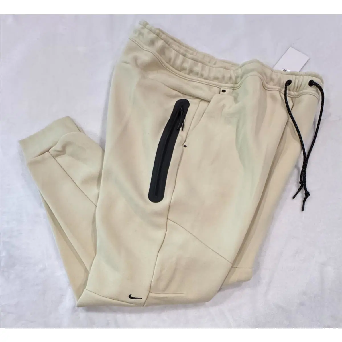 Nike clothing - HV0959 687 - HV0959 687 - Beige (UPC: 197602886498) 1