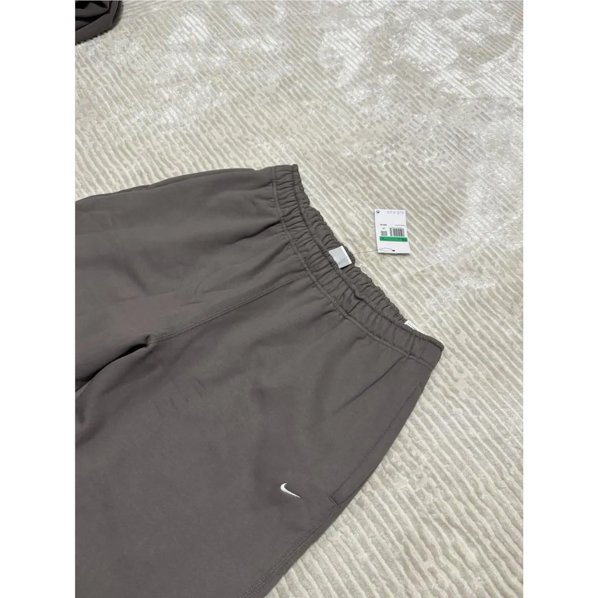 Nike clothing - Brown 1