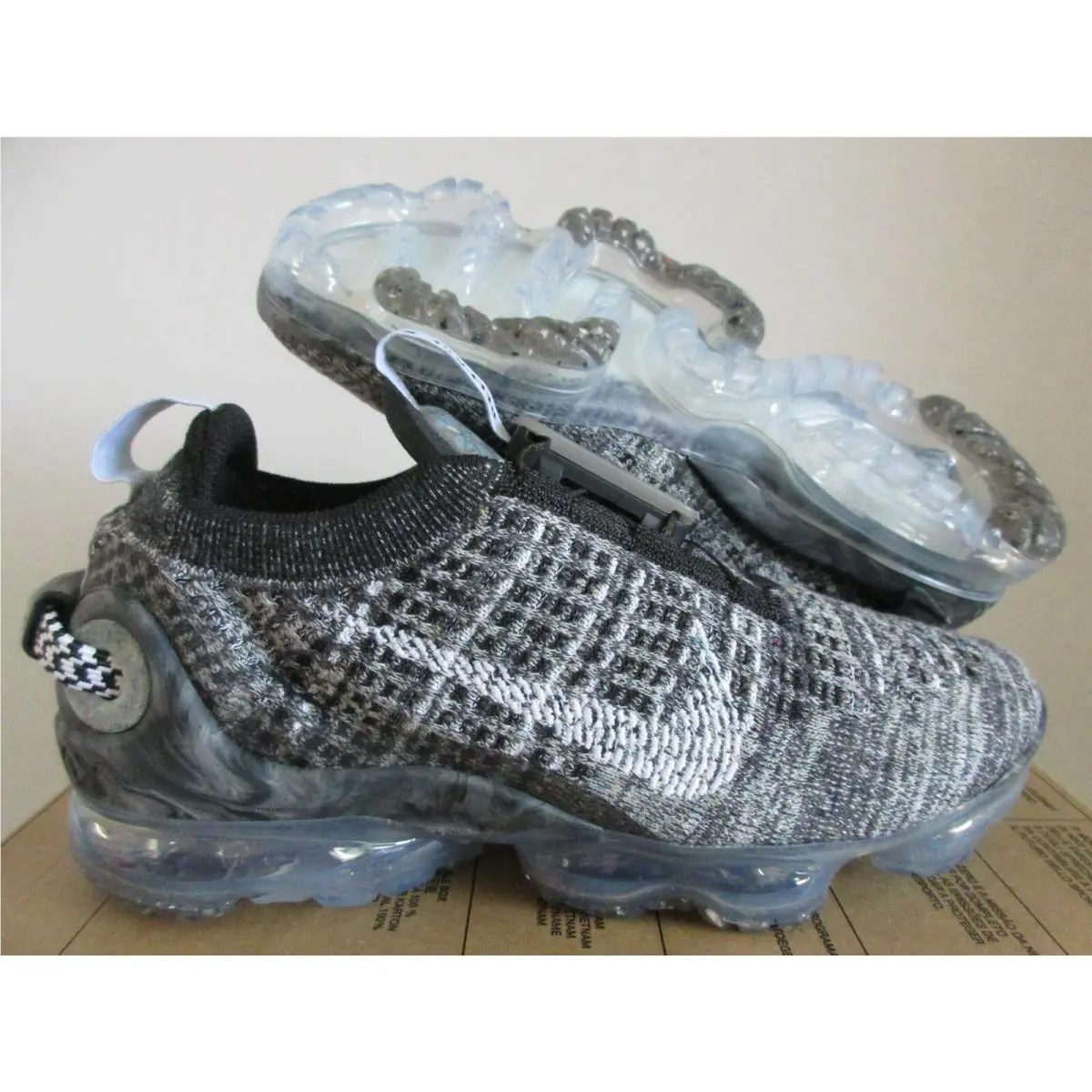 Nike Womens Air Vapormax 2020 Flyknit Oreo Black White Shoes Size 6 CT1933 002