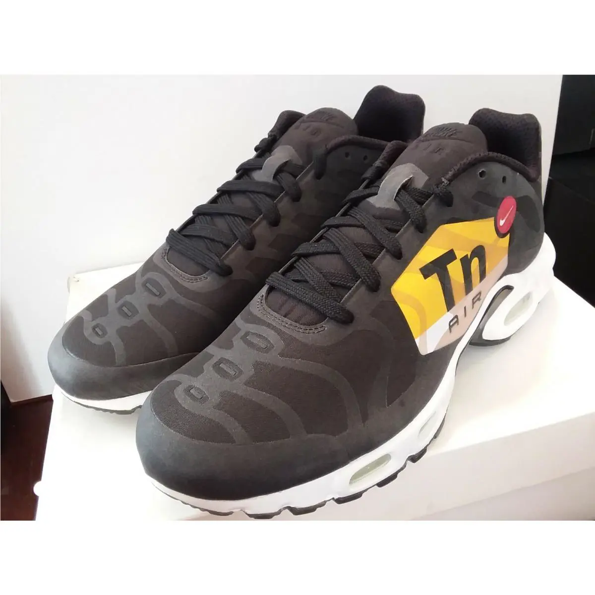 Nike shoes - Nike Air Max Plus - Air Max Plus - AJ0877-001 - Black, Manufacturer: Black / White (UPC: 0887227211750) 5
