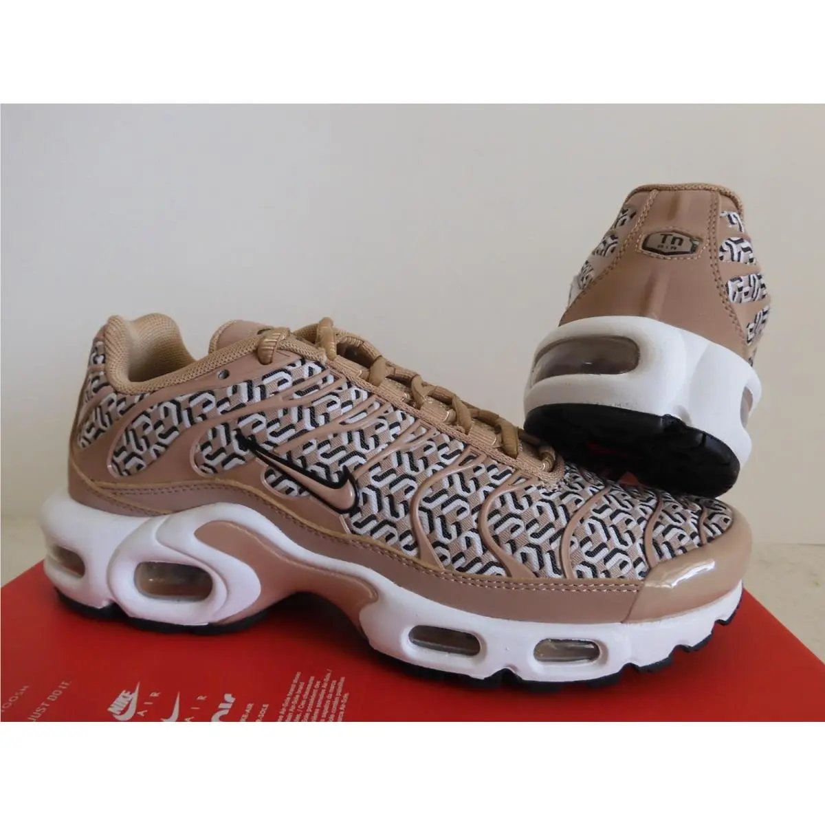 Nike shoes - Nike Air Max Plus - Air Max Plus - Fb2557-200 - Brown (UPC: 196607820612) 0