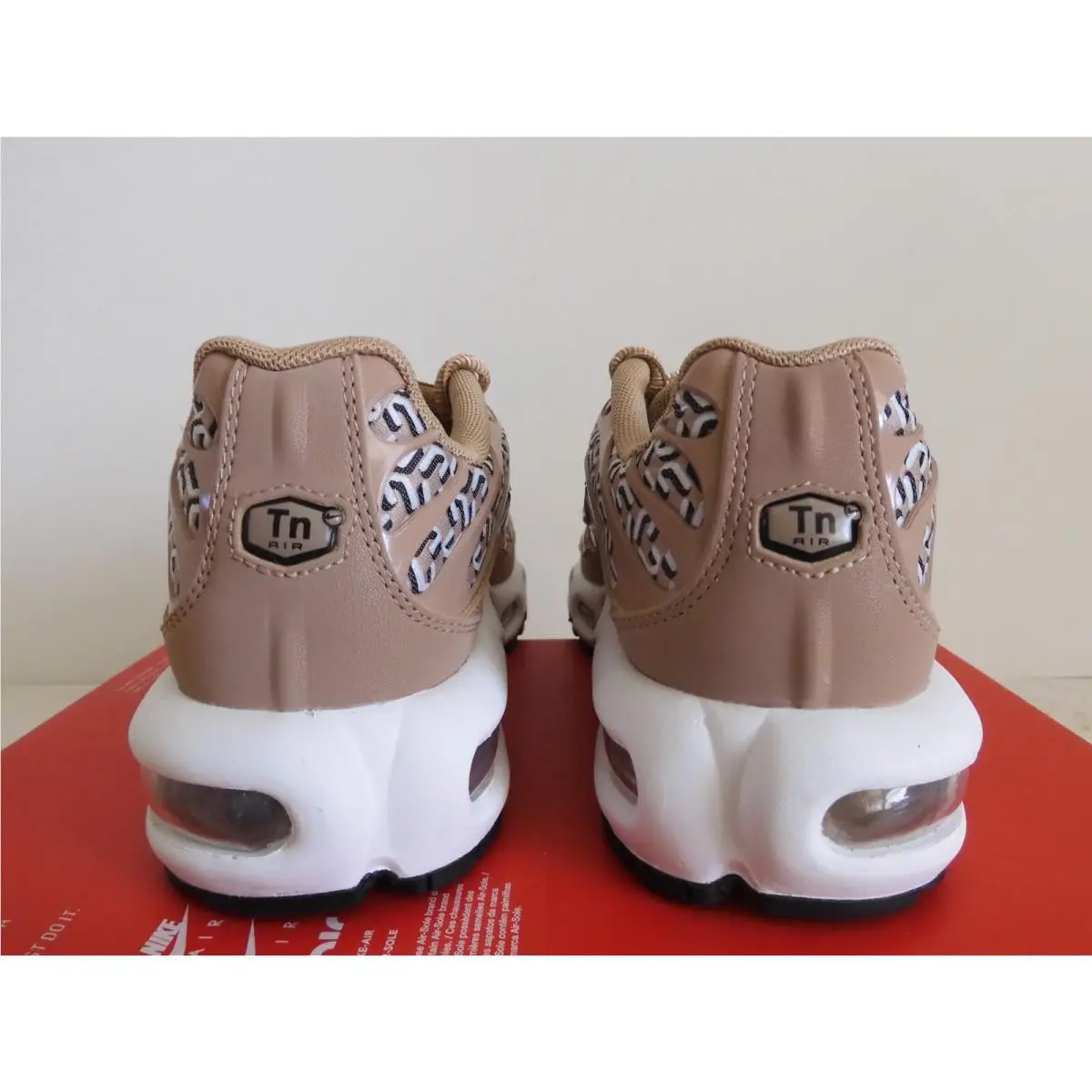 Nike shoes - Nike Air Max Plus - Air Max Plus - Fb2557-200 - Brown (UPC: 196607820612) 2