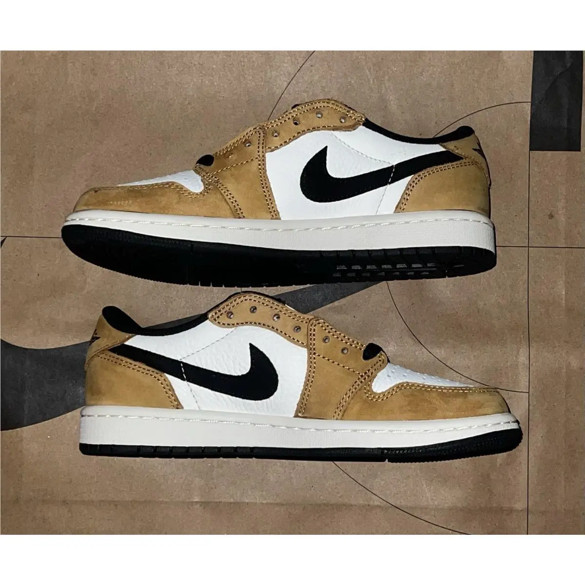 Nike shoes - Air Jordan 1 - Air - CZ0790-107 - Brown 3