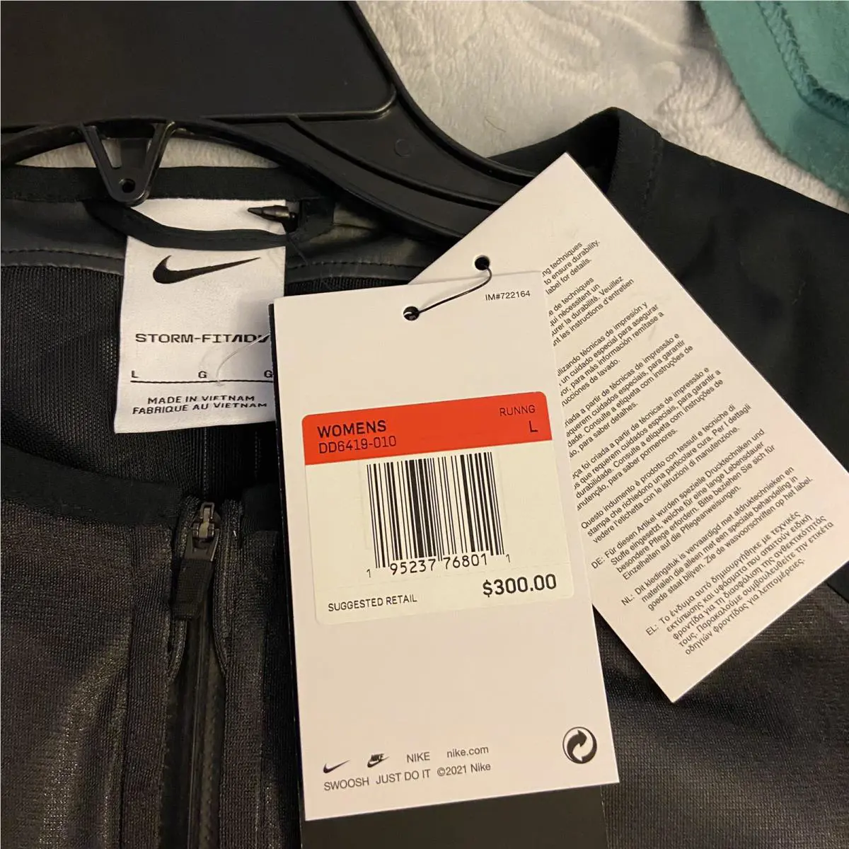 Nike clothing - Nike AeroLoft - AeroLoft - DD6419010 - Black 0