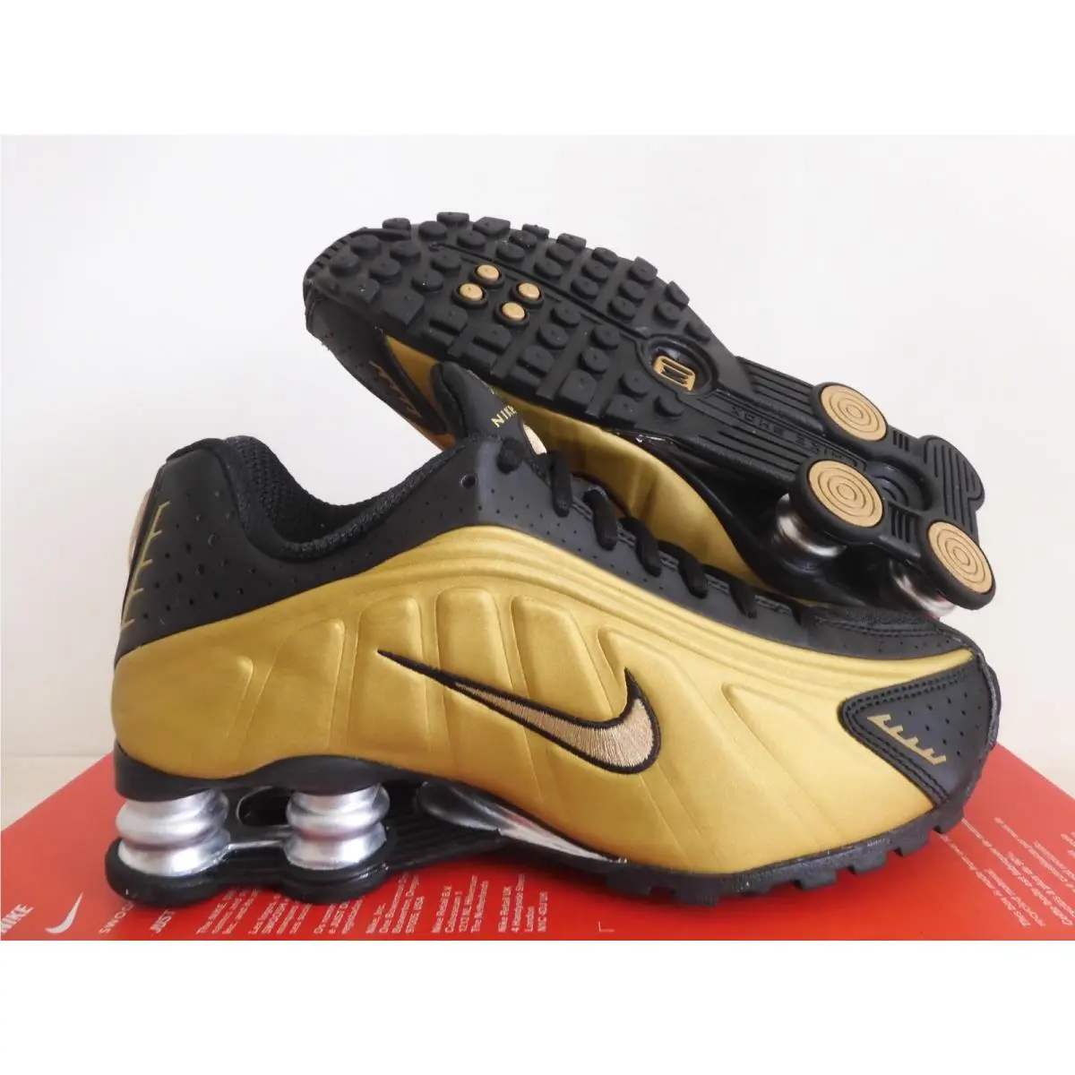 Shox R4 Black-metallic Gold Womens Sz 6.5 AR3565-005 by Nike