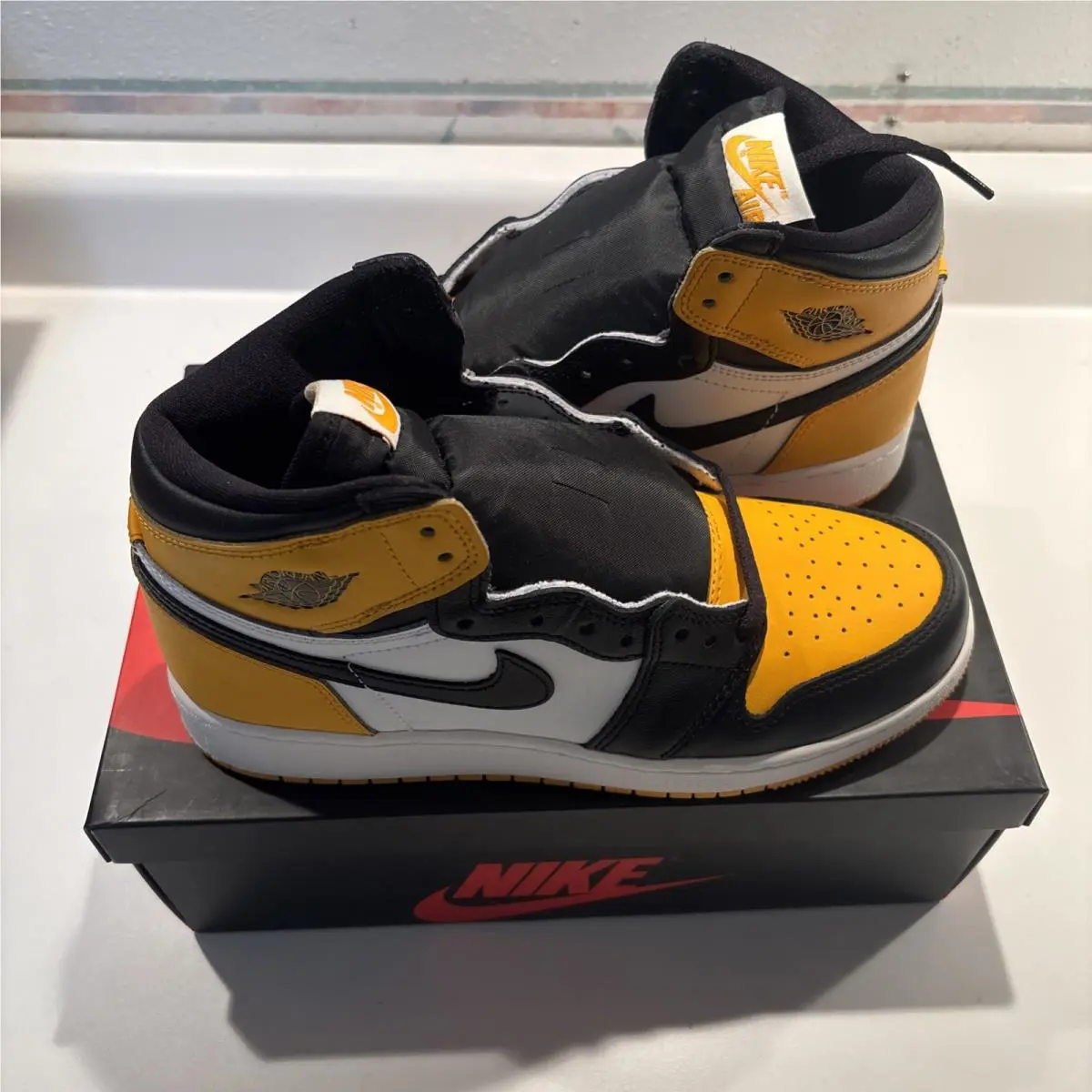 Nike shoes - Nike Air Jordan 1 - Air - 575441-711 - Yellow (UPC: 0196149164038) 2