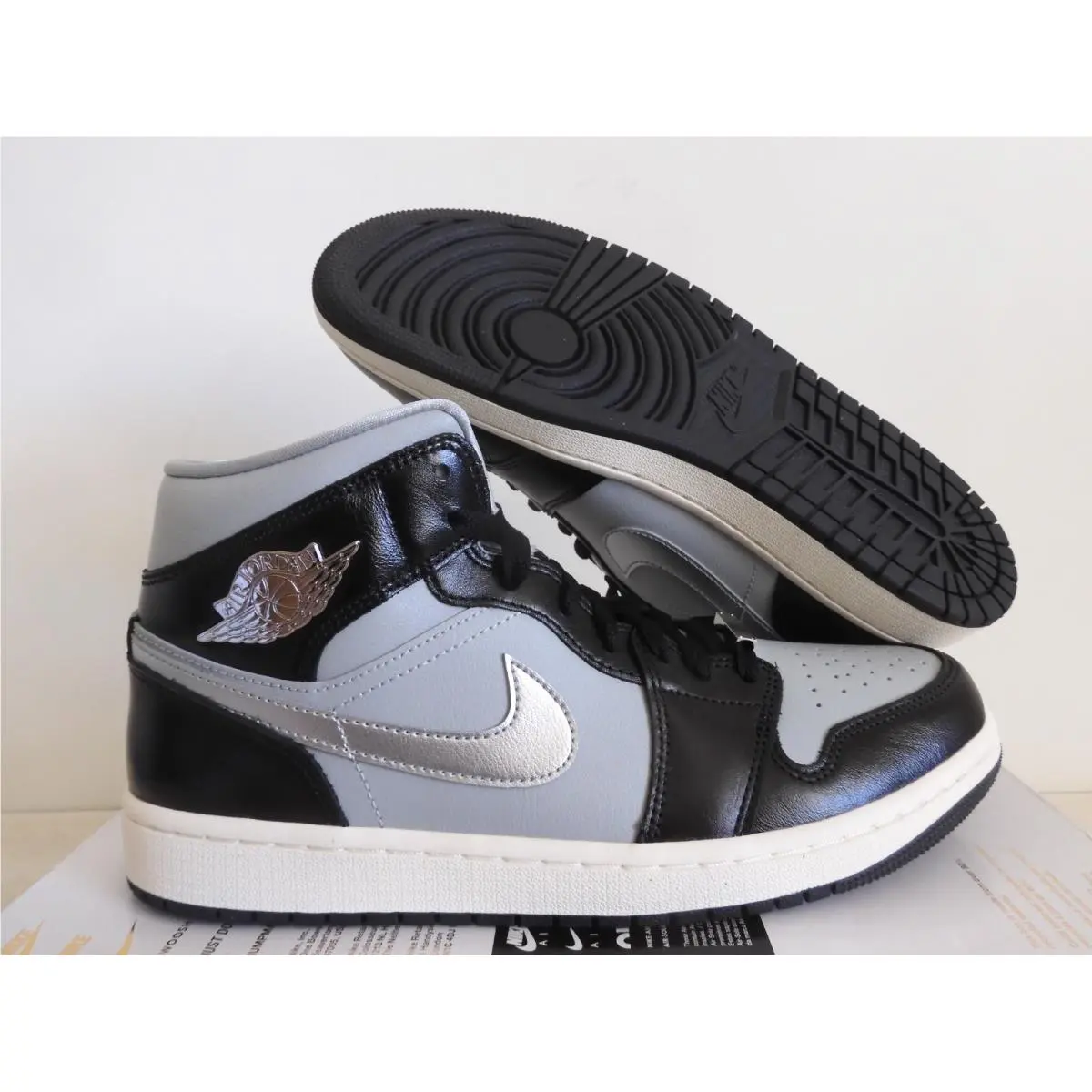 Wmns Nike Air Jordan 1 Mid SE Black/metallic Silver SZ 9.5 FB9892 002