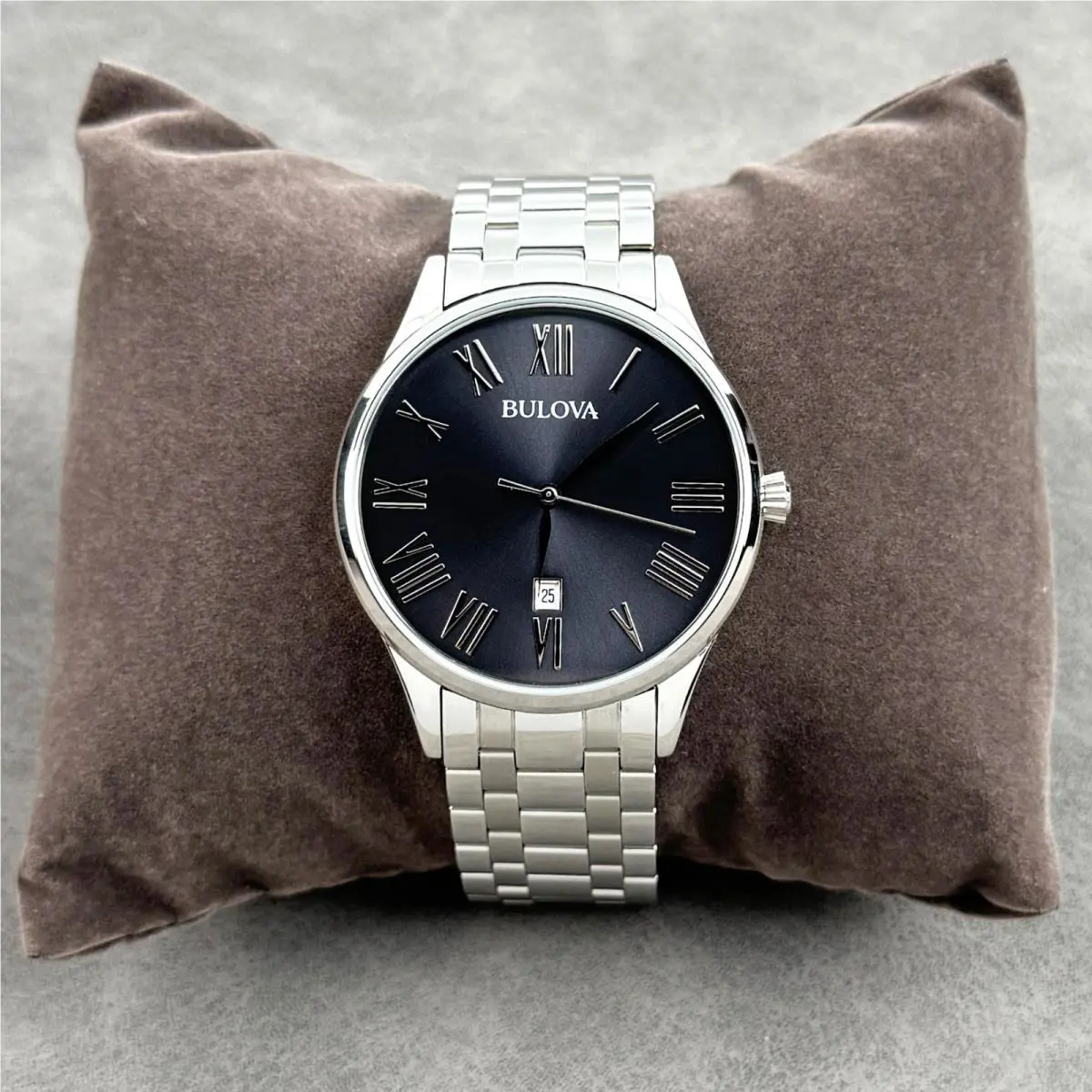 Bulova Classic Gunmetal Dial 40mm Silver Tone Stainless Steel Men`s Watch 96B261