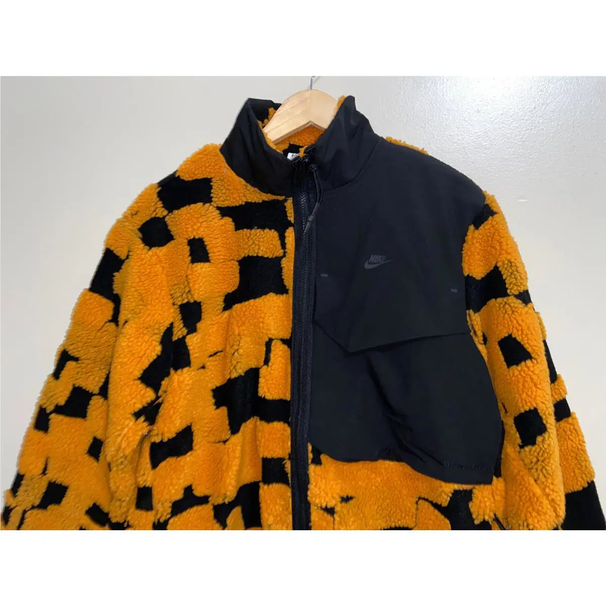 Nike clothing - DD6632-011BLK - DD6632-011BLK - Black / Orange 0