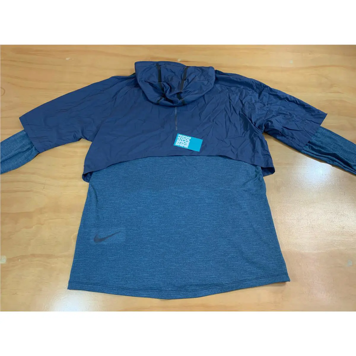 Nike clothing - Blue (UPC: 886915260902) 2