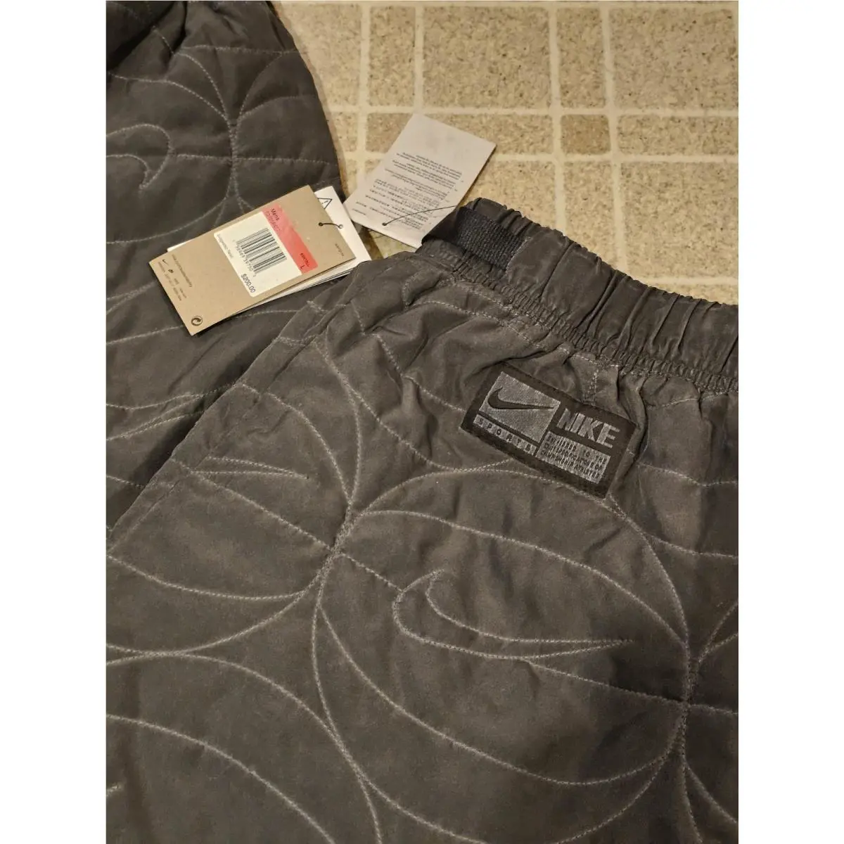 Nike clothing - FD7616010 - FD7616010 - Gray (UPC: 0196969397500) 1
