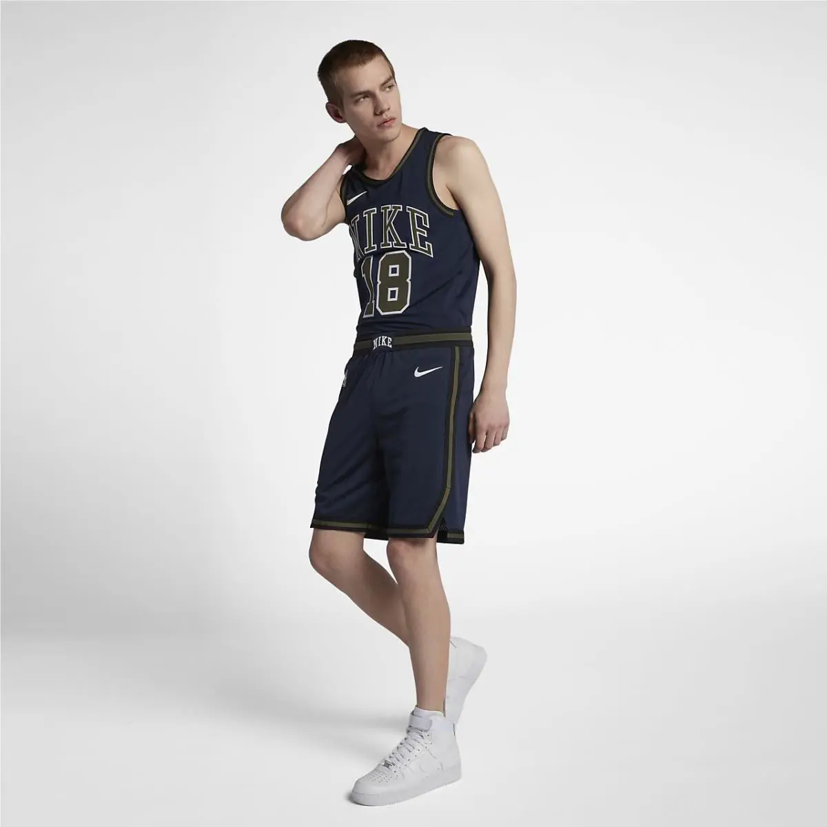 Nike clothing - Blue (UPC: 888412327751) 0