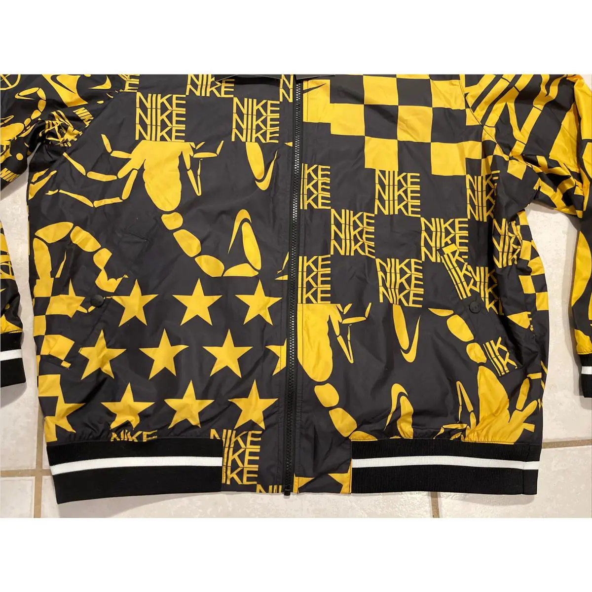 Nike clothing - Nike AR1632 741 - Yellow 1