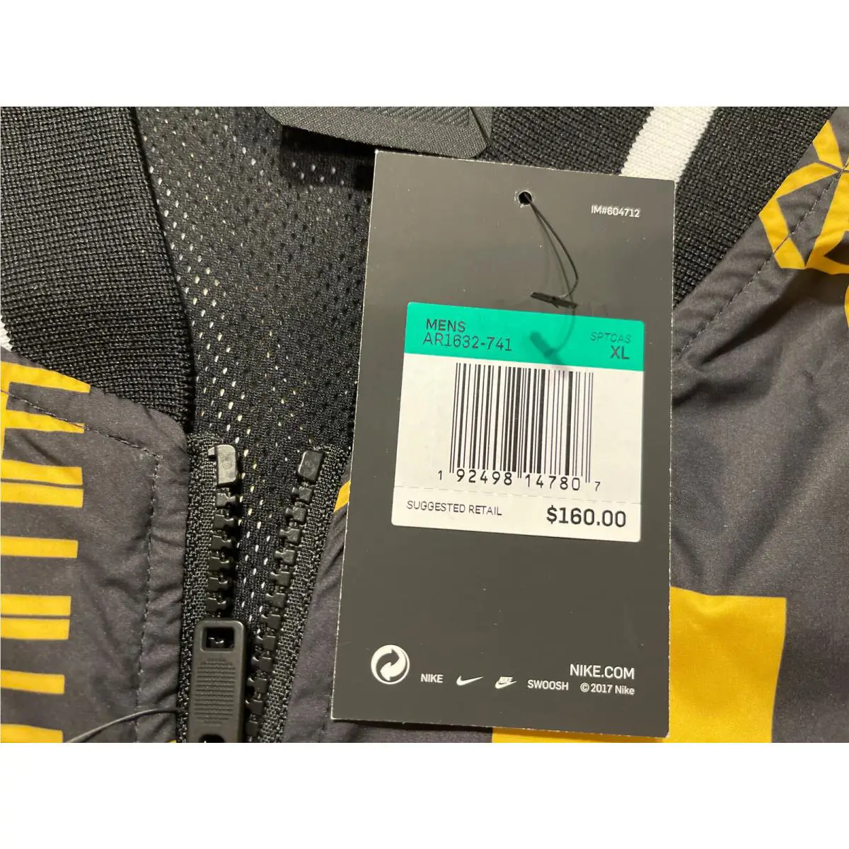 Nike clothing - Nike AR1632 741 - Yellow 2