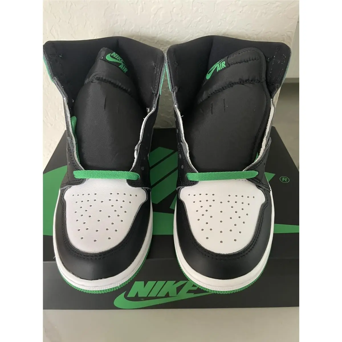 Nike shoes - Air Jordan 1 - Air - DZ5485-031 - Black/Lucky Green-white (UPC: 0196604406499) 4