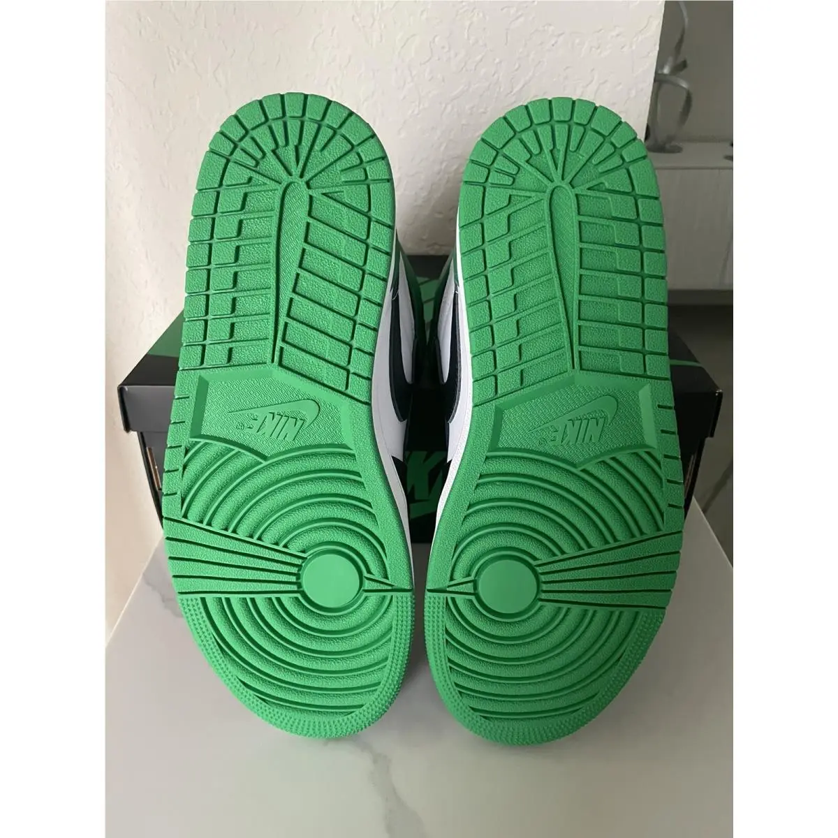 Nike shoes - Air Jordan 1 - Air - DZ5485-031 - Black/Lucky Green-white (UPC: 0196604406499) 6