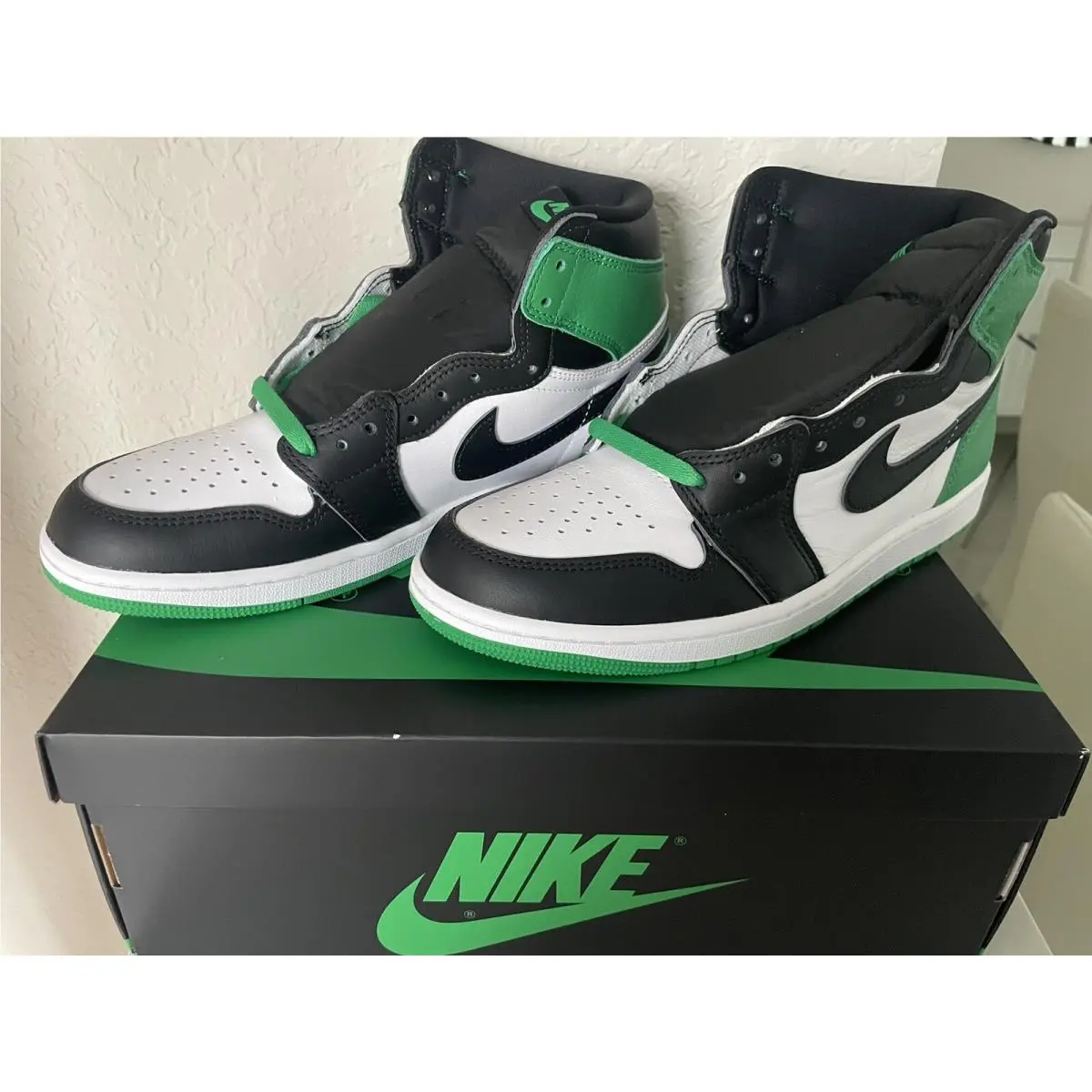 Nike shoes - Air Jordan 1 - Air - DZ5485-031 - Black/Lucky Green-white (UPC: 0196604406499) 2