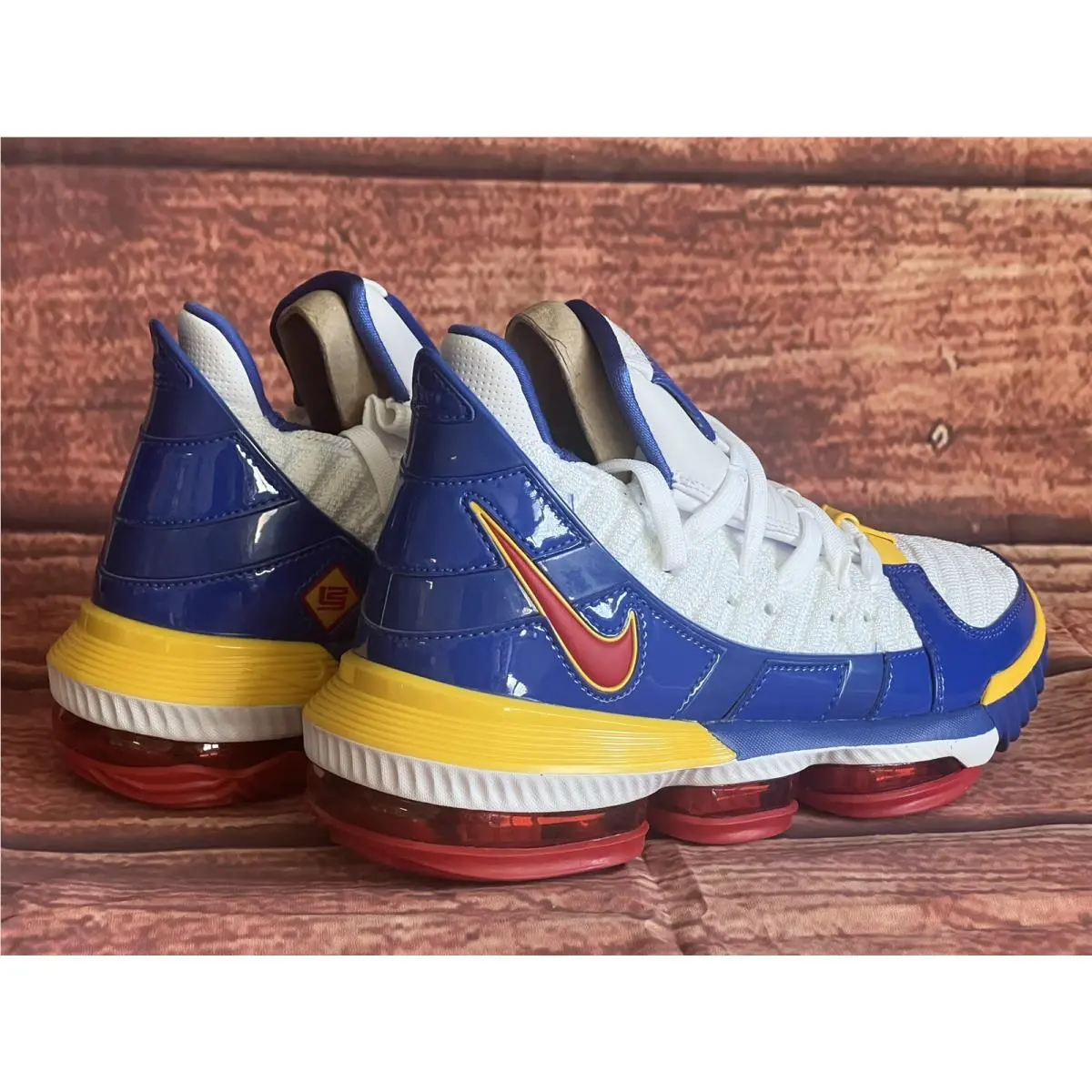 Nike shoes - Nike LeBron 16 - LeBron - CD2451-100 - White/BLUE RED, Manufacturer: WHITE/VERSAT RED 2