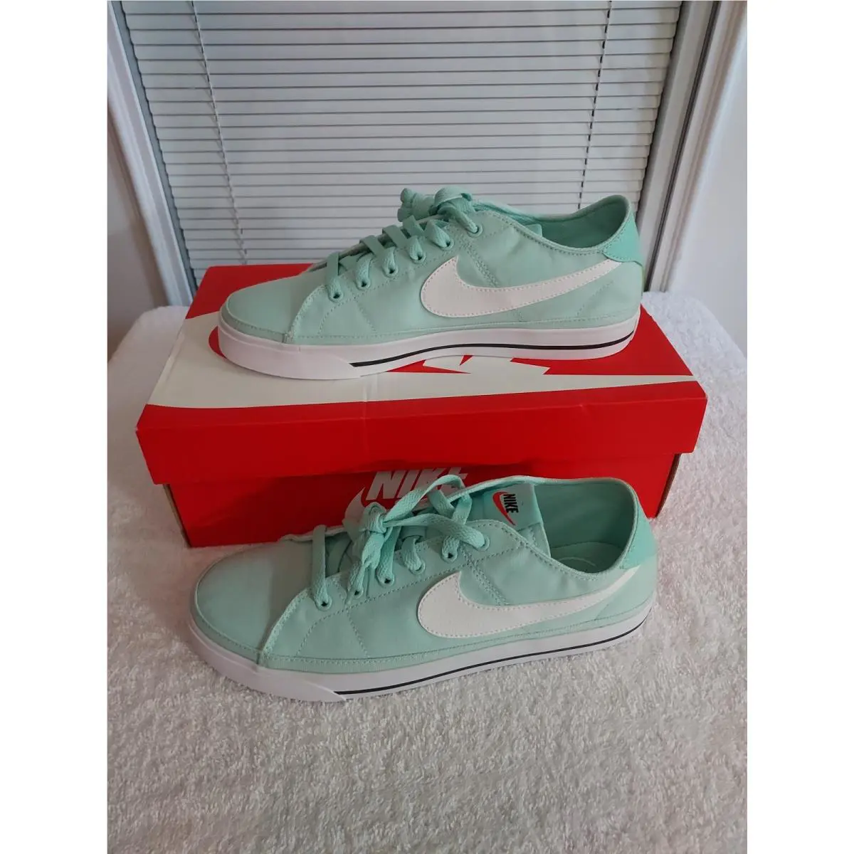 Nike shoes - Nike Light - Light - White 1