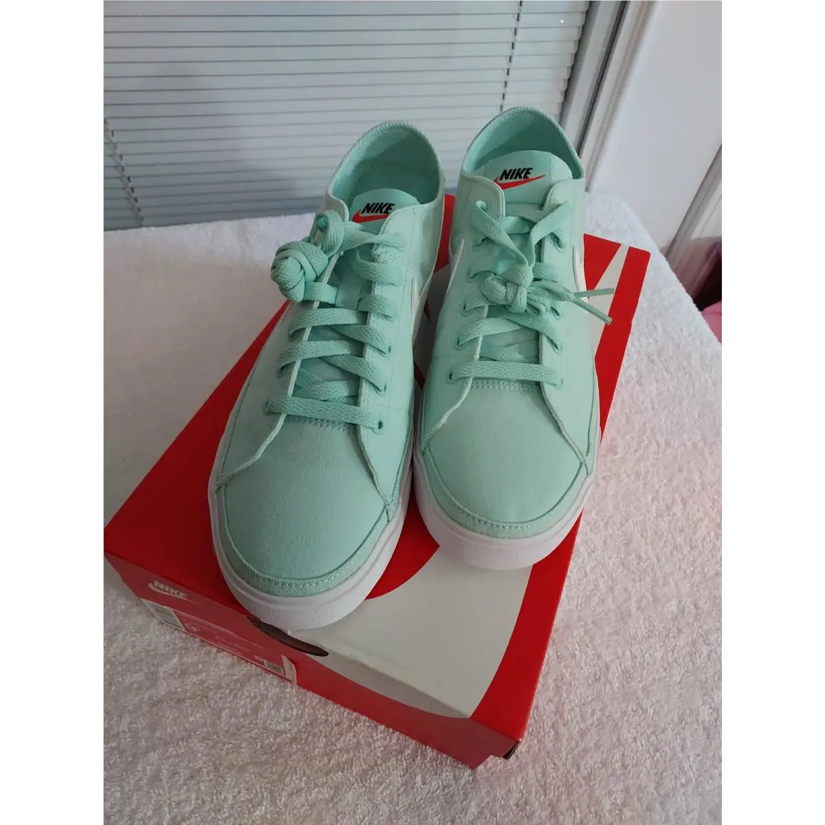 Nike shoes - Nike Light - Light - White 2