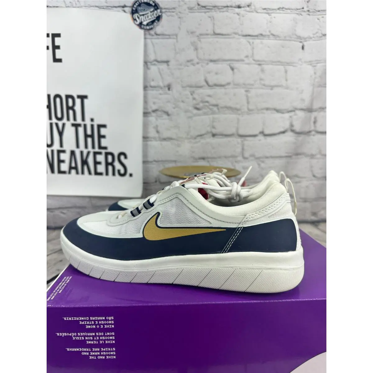 Nike shoes - Gold 1