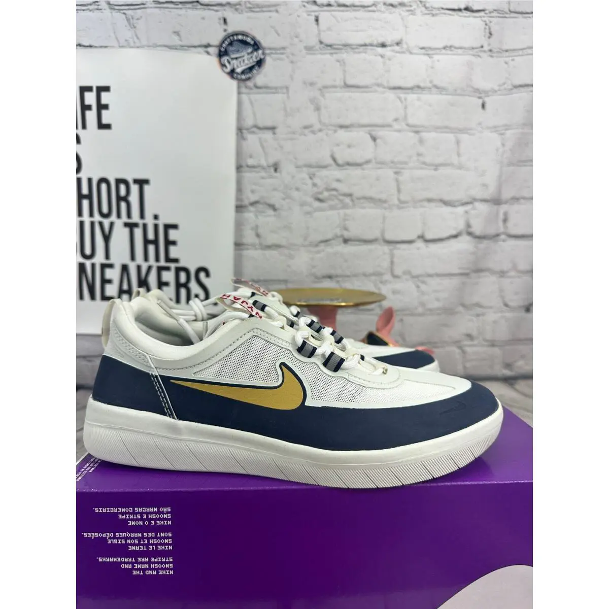 Nike shoes - Gold 3
