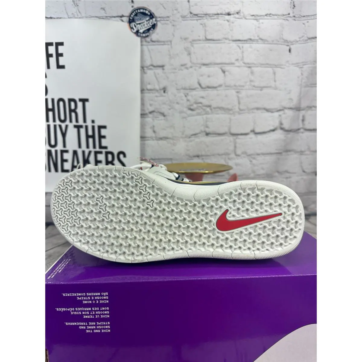 Nike shoes - Gold 5