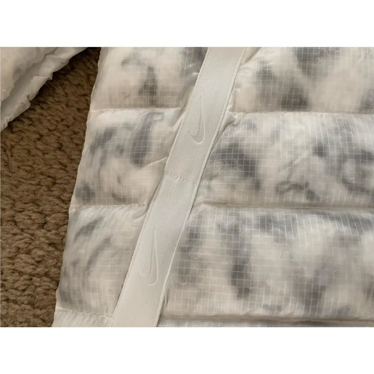 Nike clothing - sythetic fill - sythetic fill - Marble White-Grey (UPC: 194494703063) 1