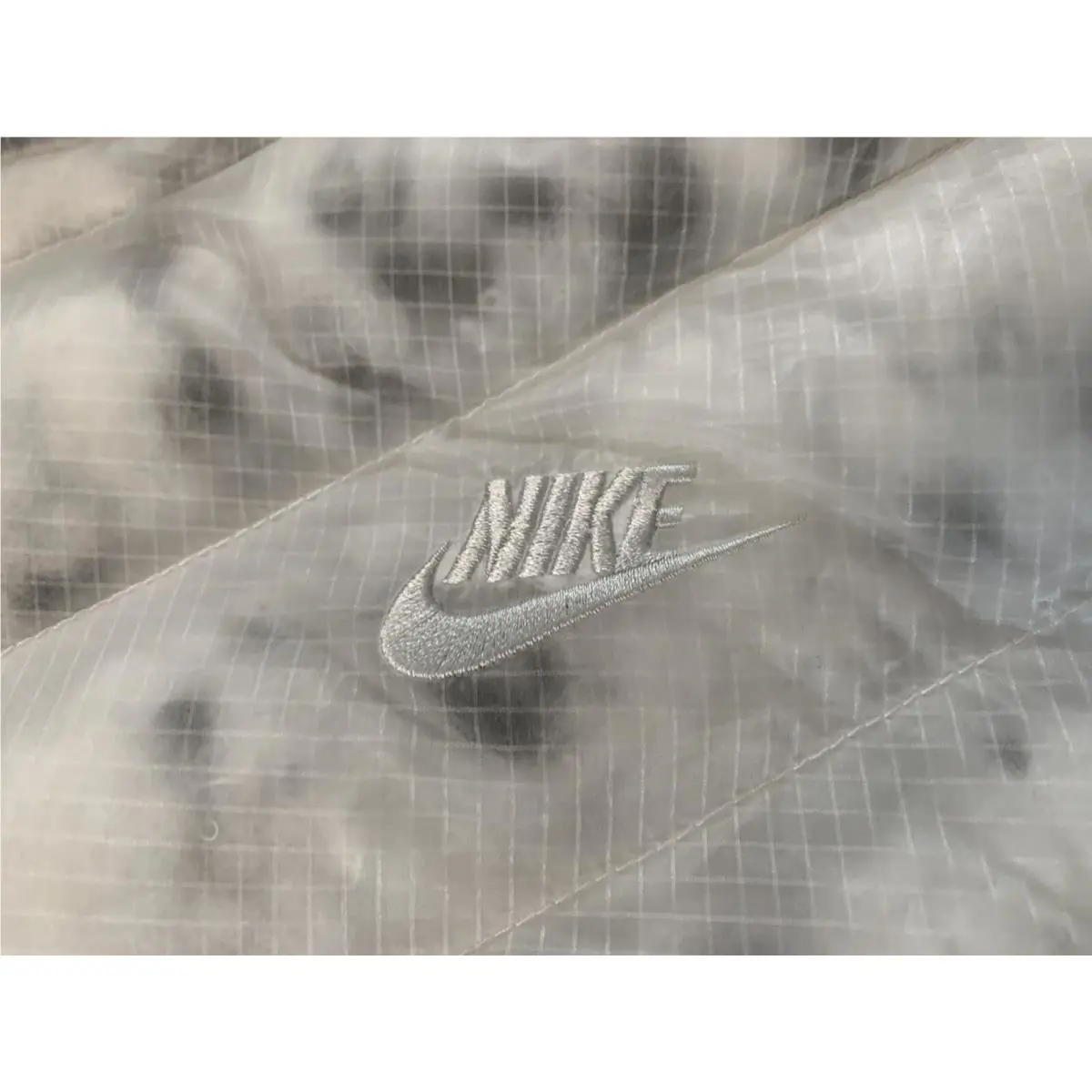 Nike clothing - sythetic fill - sythetic fill - Marble White-Grey (UPC: 194494703063) 3