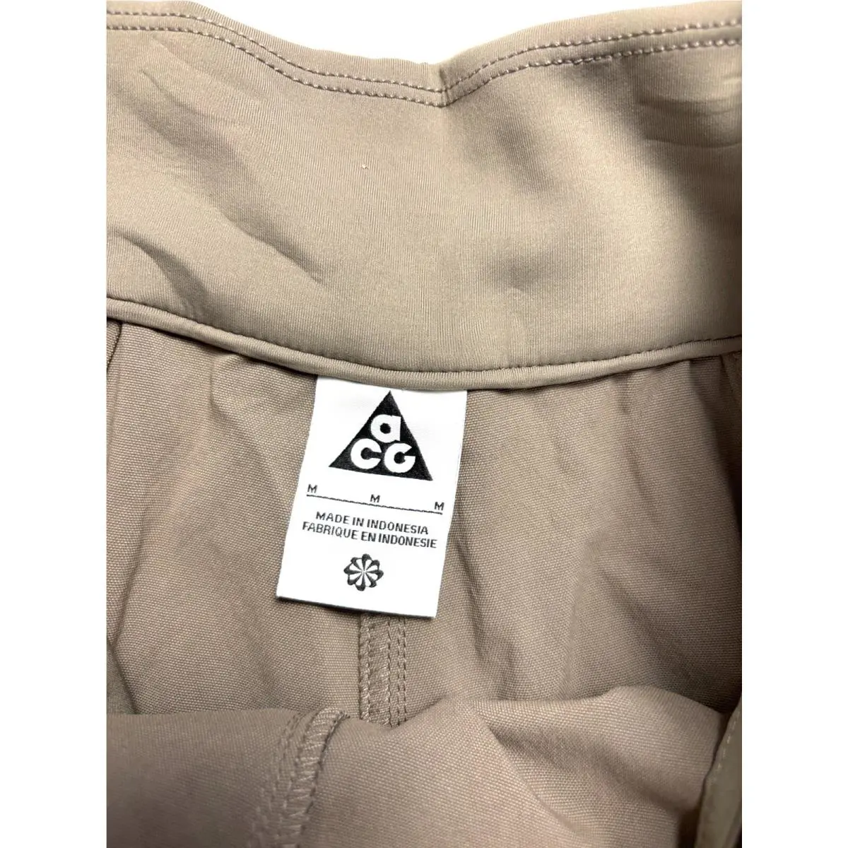 Nike clothing - Beige (UPC: 196151277856) 4