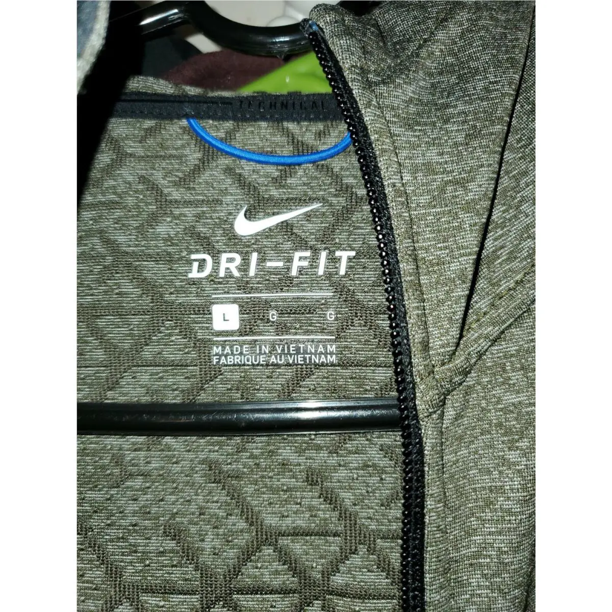 Nike clothing - Olive Canvas/Black 2