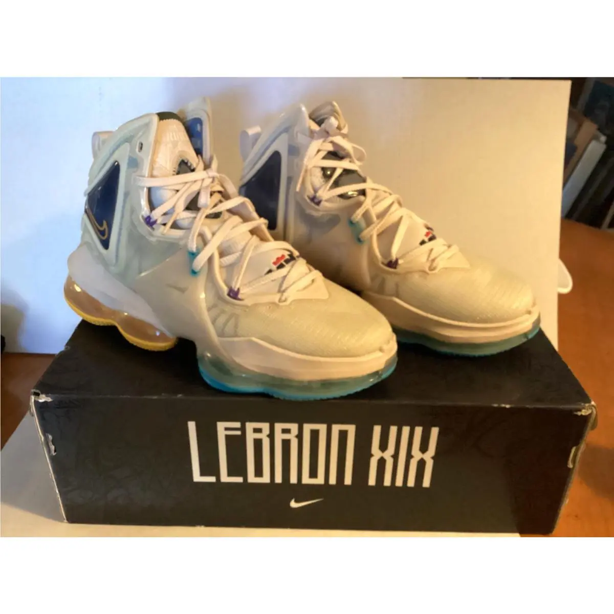 Nike Lebron Xix Men`s Basketball Shoes Size 7.5 Men’s Women’s 9 Lakers DC 9339