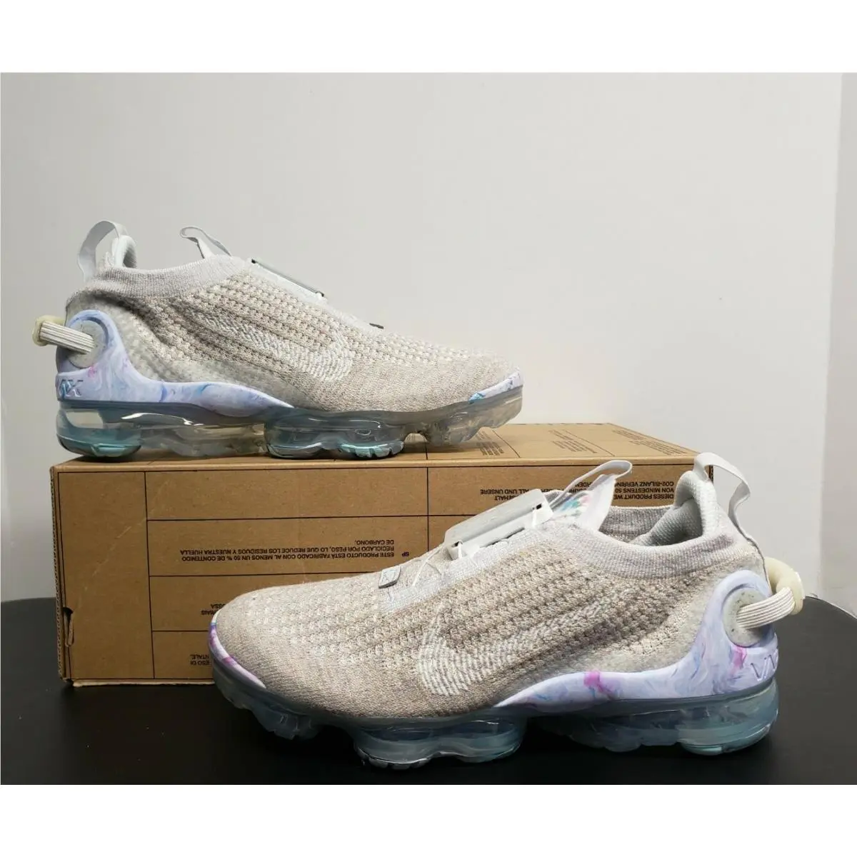 Nike Womens Air Vapormax 2020 Flyknit Summit White SZ 6.5 CJ6741-100 NO Lid