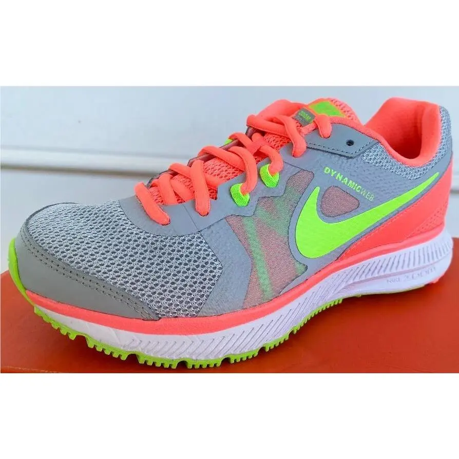 Women’s  Zoom Winflo Size 5.5 by Nike