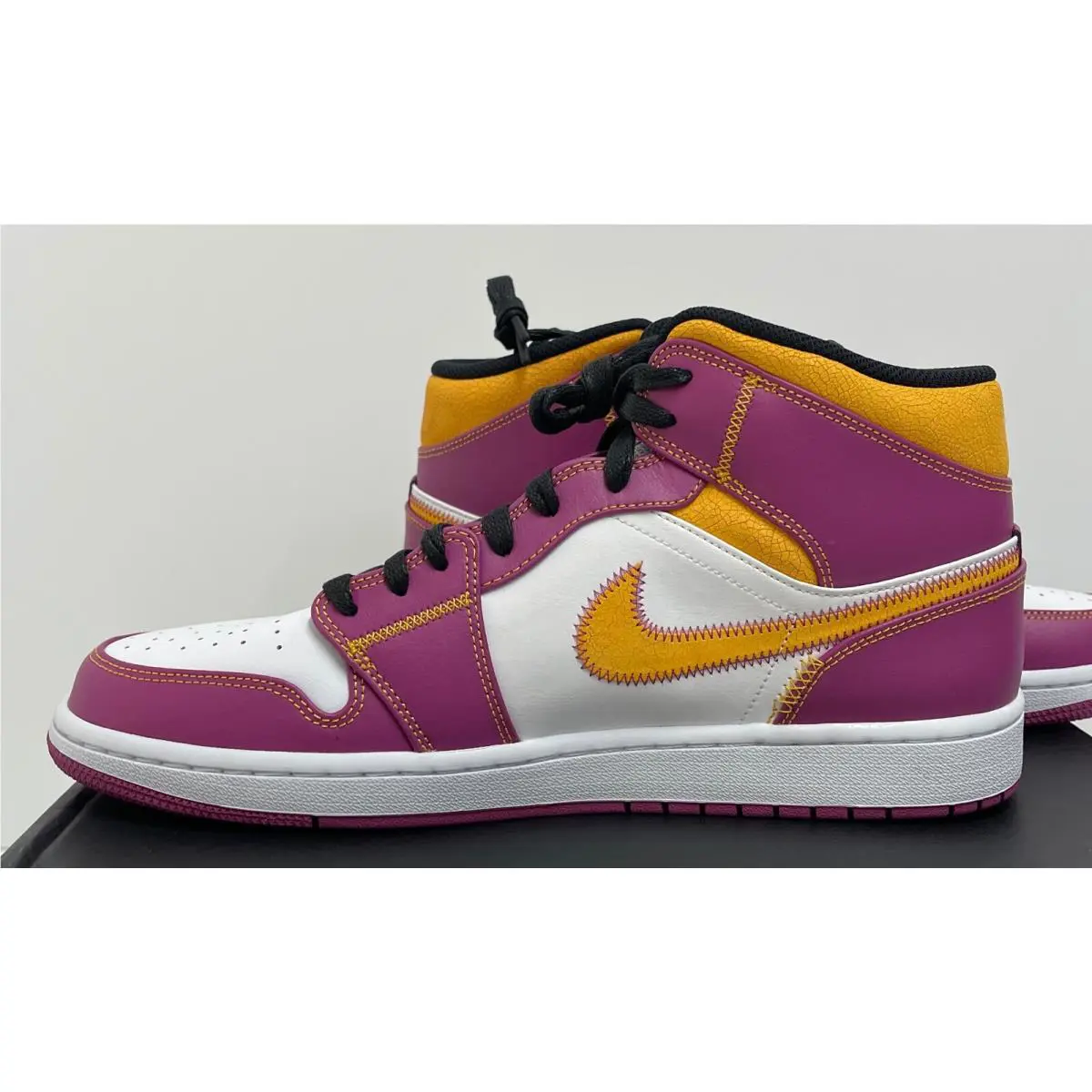 Nike shoes - DC0350 100 - DC0350-100 - WHITE / UNIVERSITY GOLD (UPC: 194498182116) 4