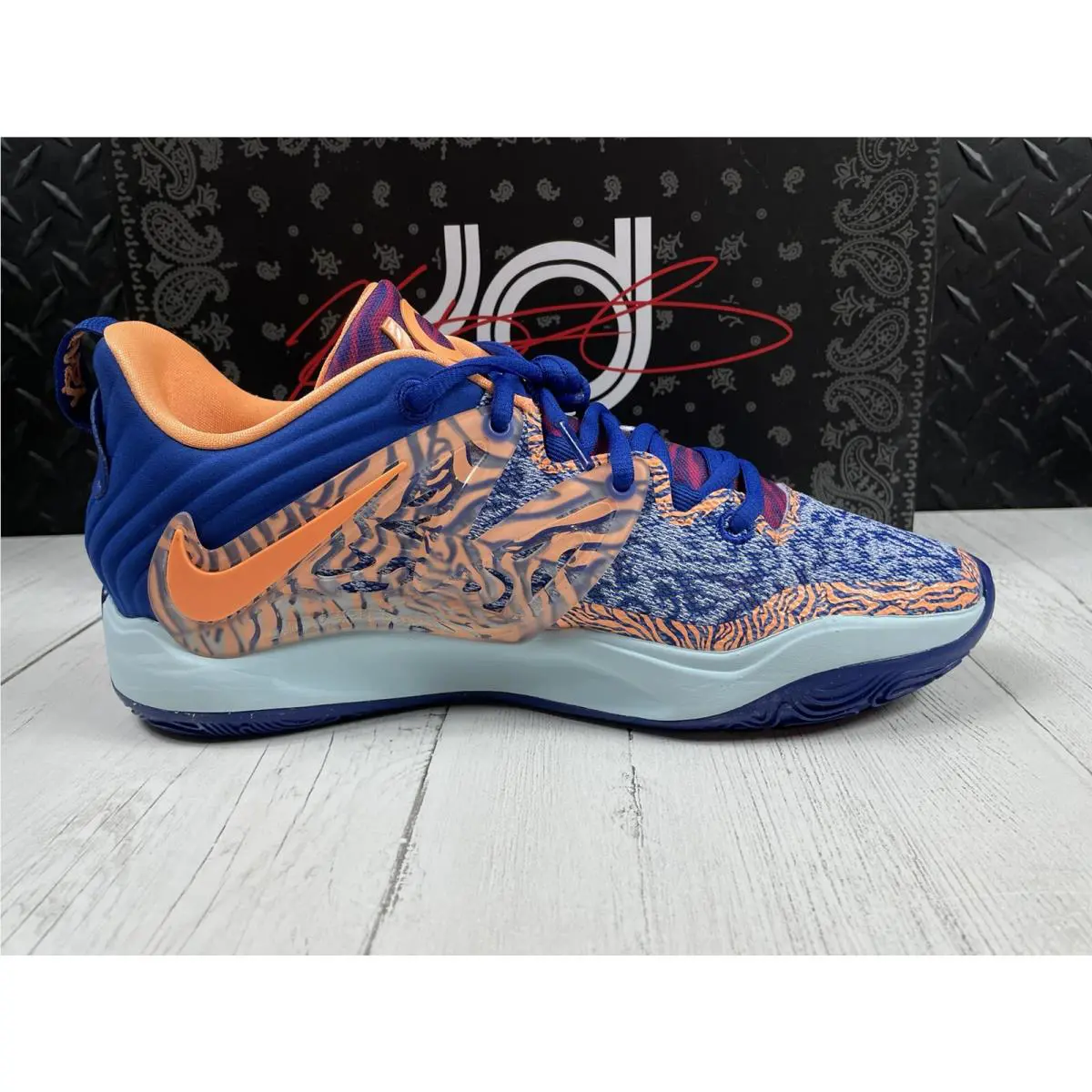 Nike shoes - Nike KD 15 - DM1054 400 - Blue, Manufacturer: Old Royal/Glacier Blue/Peach Cream/Vivid Purple/Hyper Pink 8